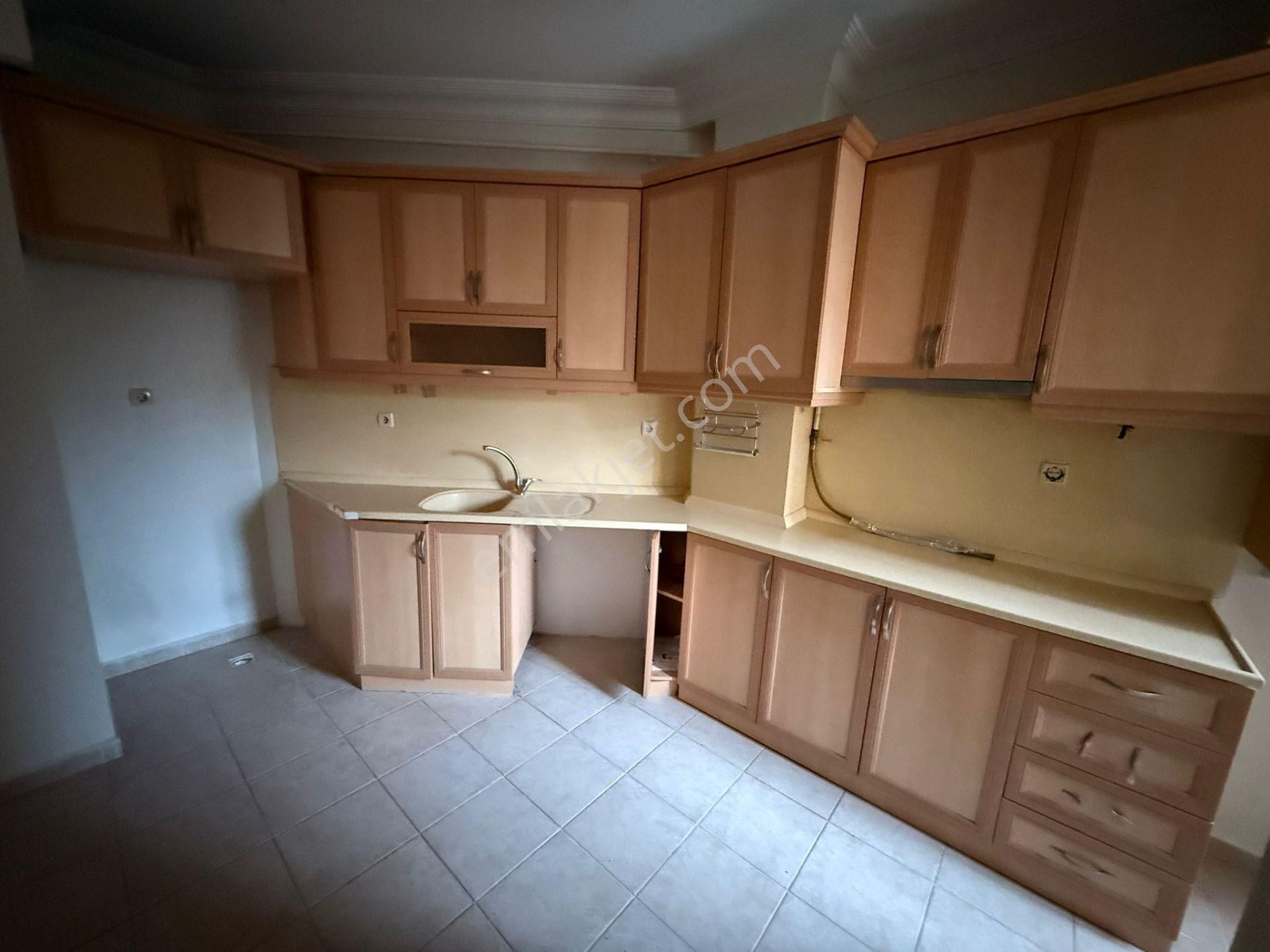 Şimşek Yuva Sitesi 'nde Kısmi Boğaz Manzaralı 3+1 Kiralık Daire - Görsel 9