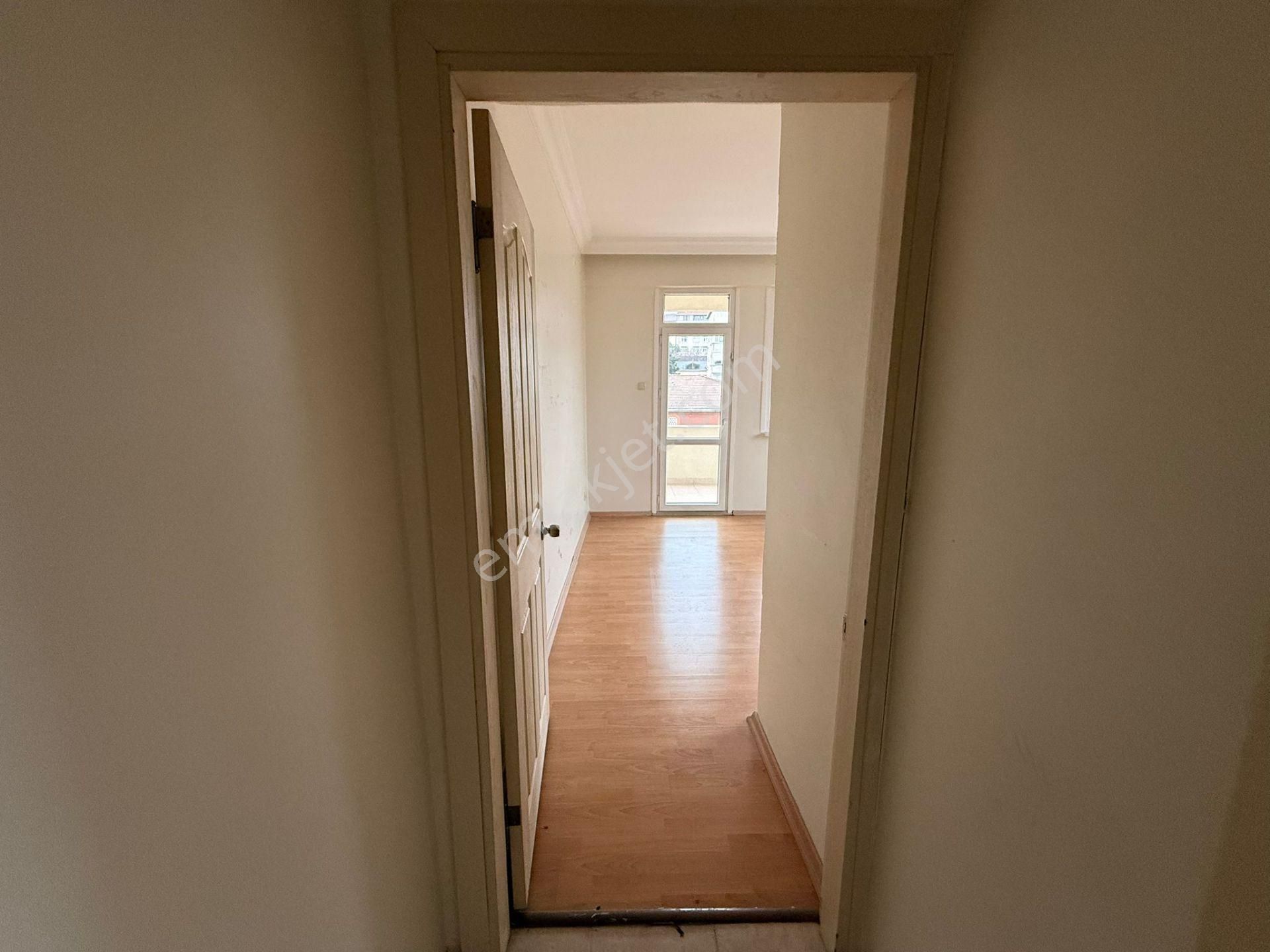 Şimşek Yuva Sitesi 'nde Kısmi Boğaz Manzaralı 3+1 Kiralık Daire - Görsel 10