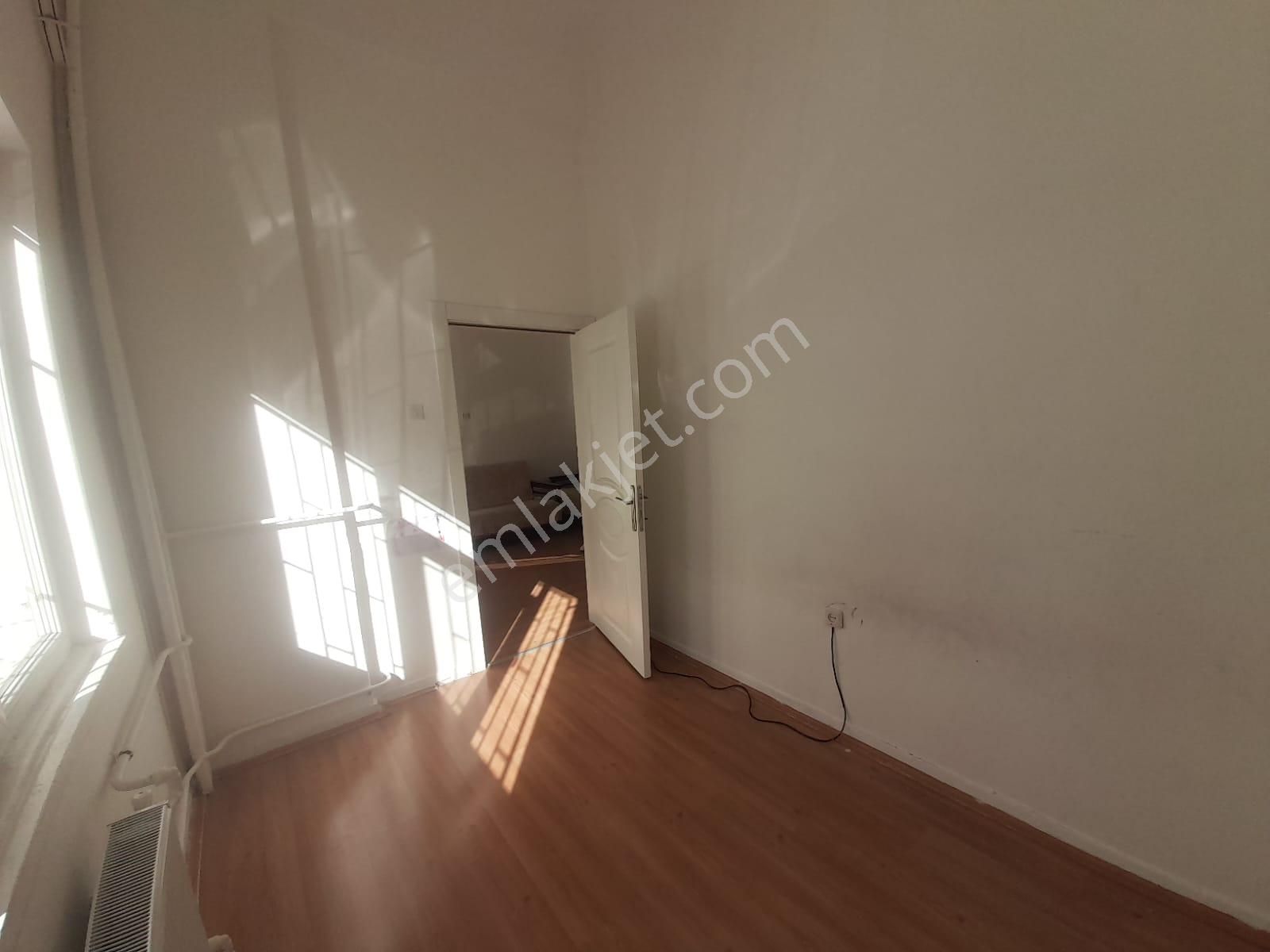 Dikmen Cd.'ne Paralel Sk.ta Ferah Ve Çok Uygun Kiralı 2+1 Daire - Görsel 3