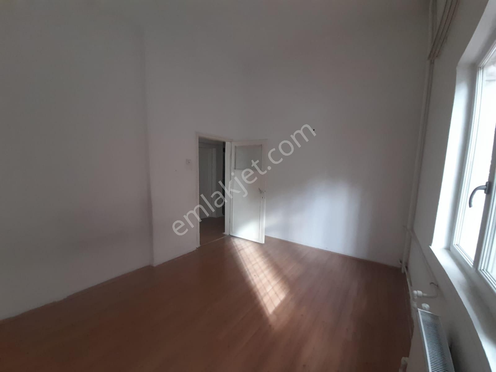 Dikmen Cd.'ne Paralel Sk.ta Ferah Ve Çok Uygun Kiralı 2+1 Daire - Görsel 4