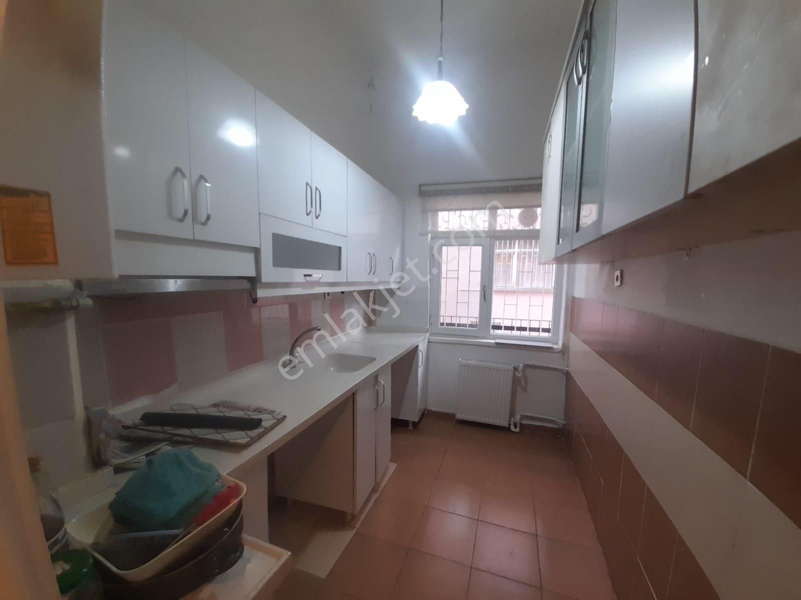 Dikmen Cd.'ne Paralel Sk.ta Ferah Ve Çok Uygun Kiralı 2+1 Daire - Görsel 2