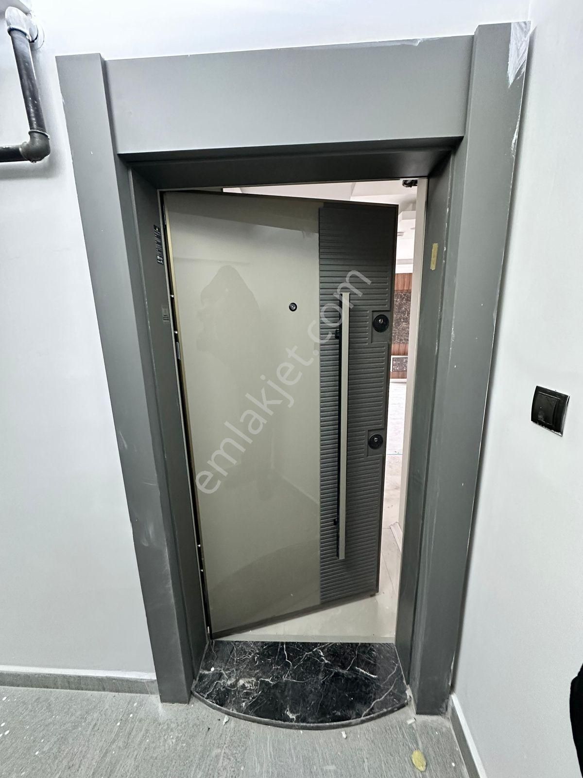 Kavaklıdere Bardacık Sokakta Şehir Manzaralı Sıfır 2+1 Dublex - Görsel 15