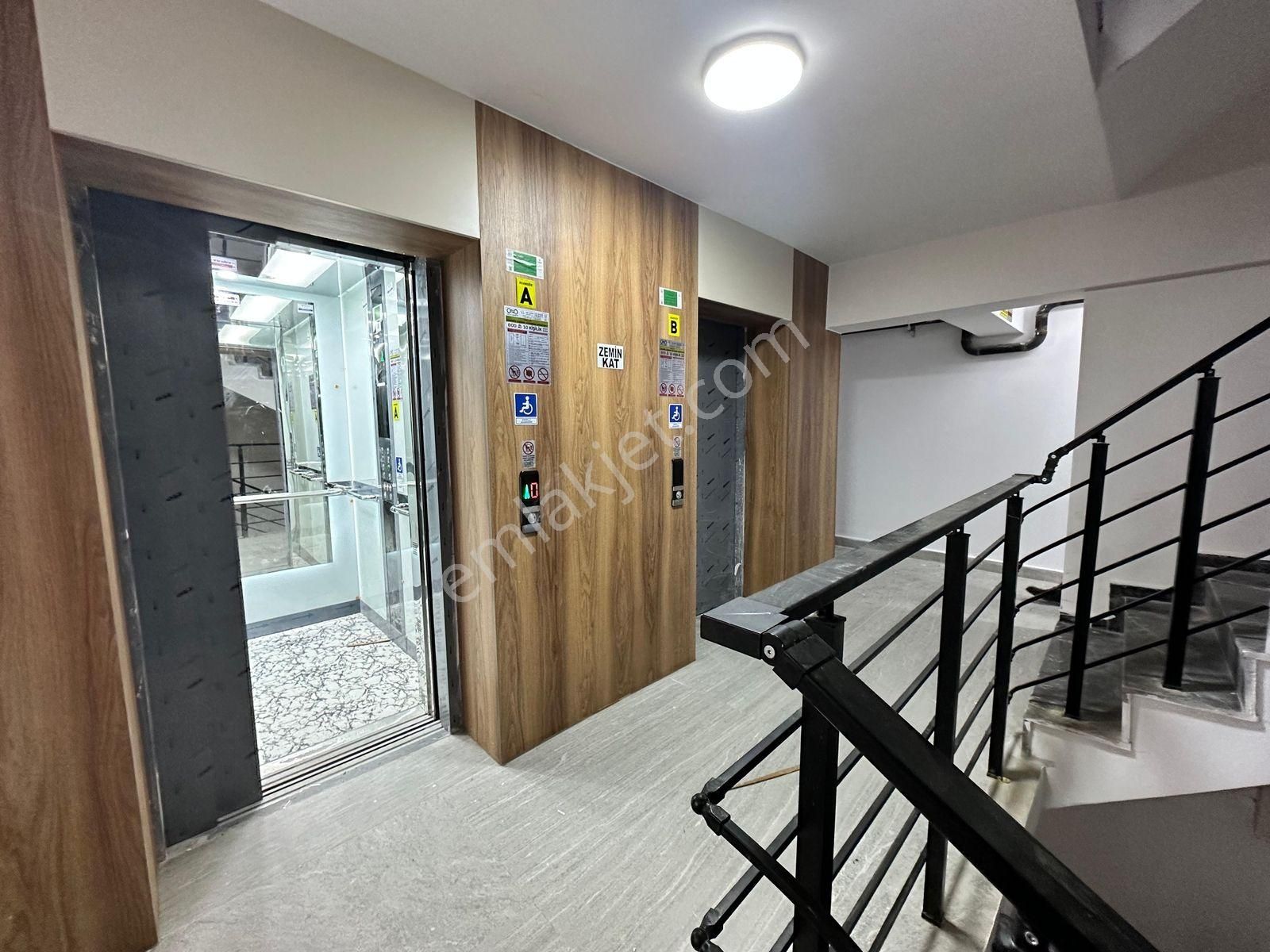 Kavaklıdere Bardacık Sokakta Şehir Manzaralı Sıfır 2+1 Dublex - Görsel 18