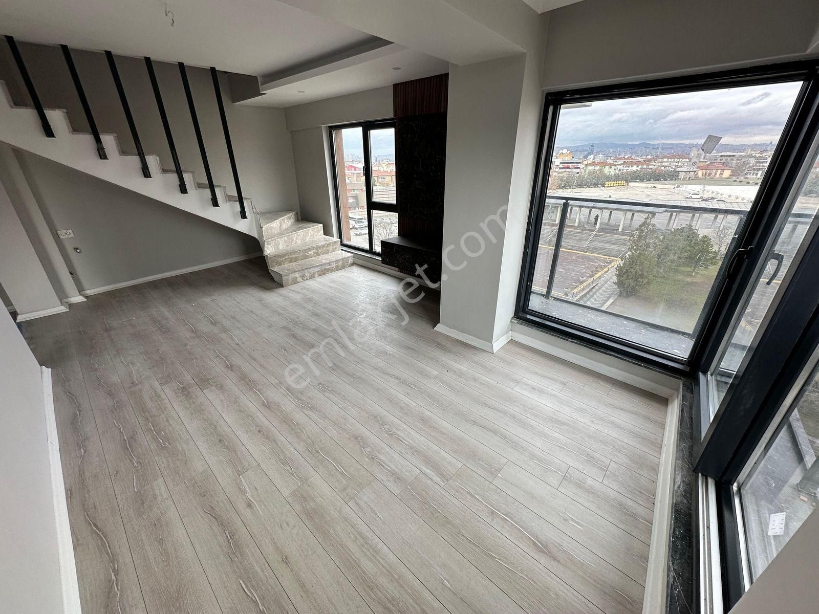 Kavaklıdere Bardacık Sokakta Şehir Manzaralı Sıfır 2+1 Dublex