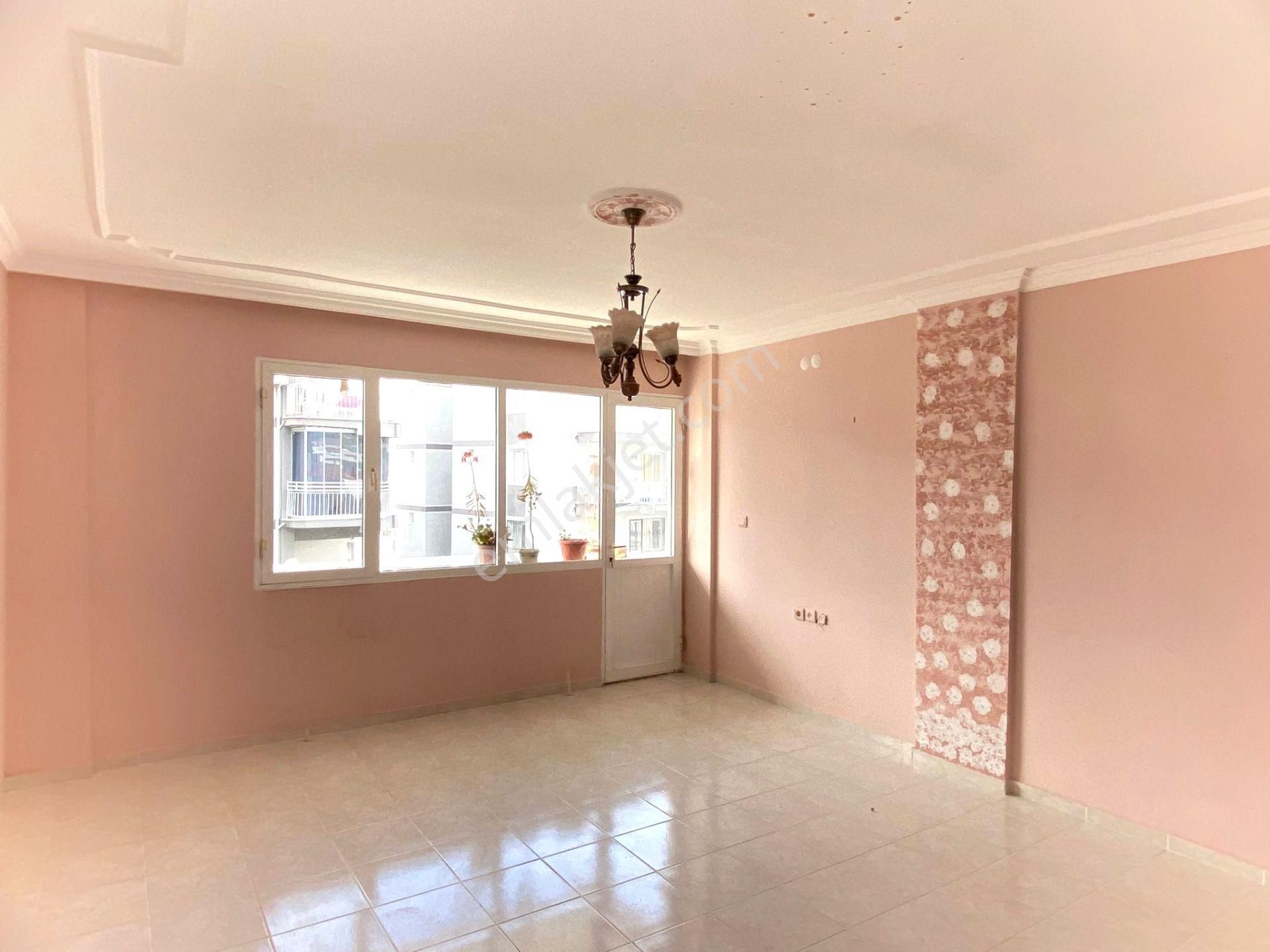 Kuşadası Kirazlı Yolu Geniş Ve Ferah 2+1 Kiralık Daire - Görsel 3