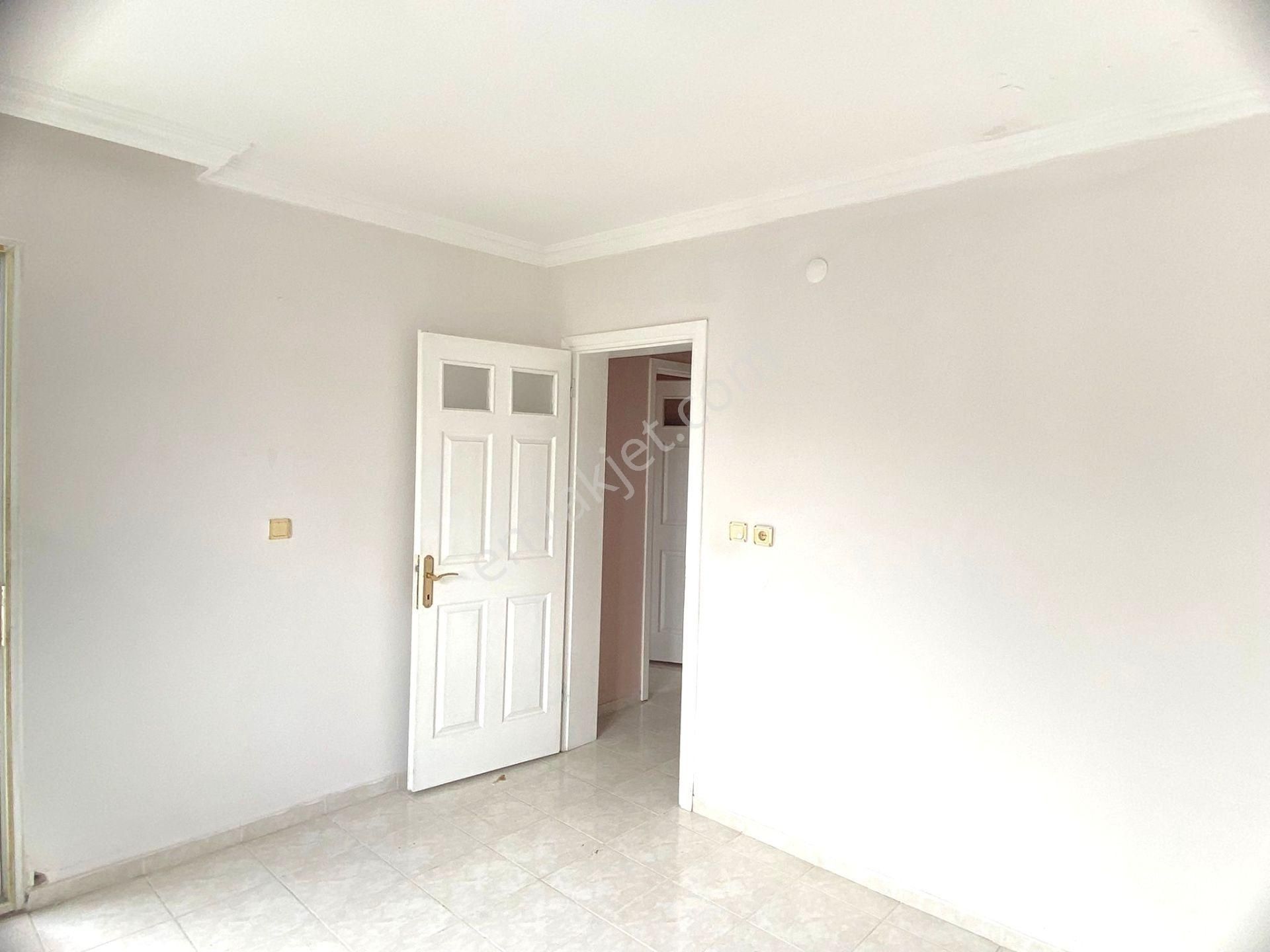 Kuşadası Kirazlı Yolu Geniş Ve Ferah 2+1 Kiralık Daire - Görsel 12
