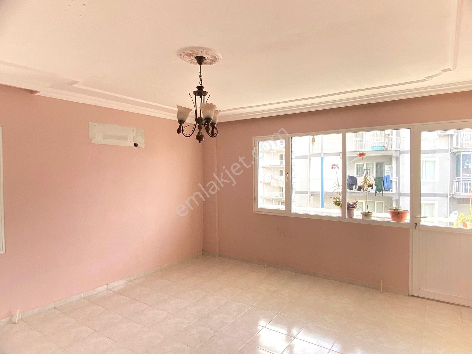 Kuşadası Kirazlı Yolu Geniş Ve Ferah 2+1 Kiralık Daire - Görsel 4