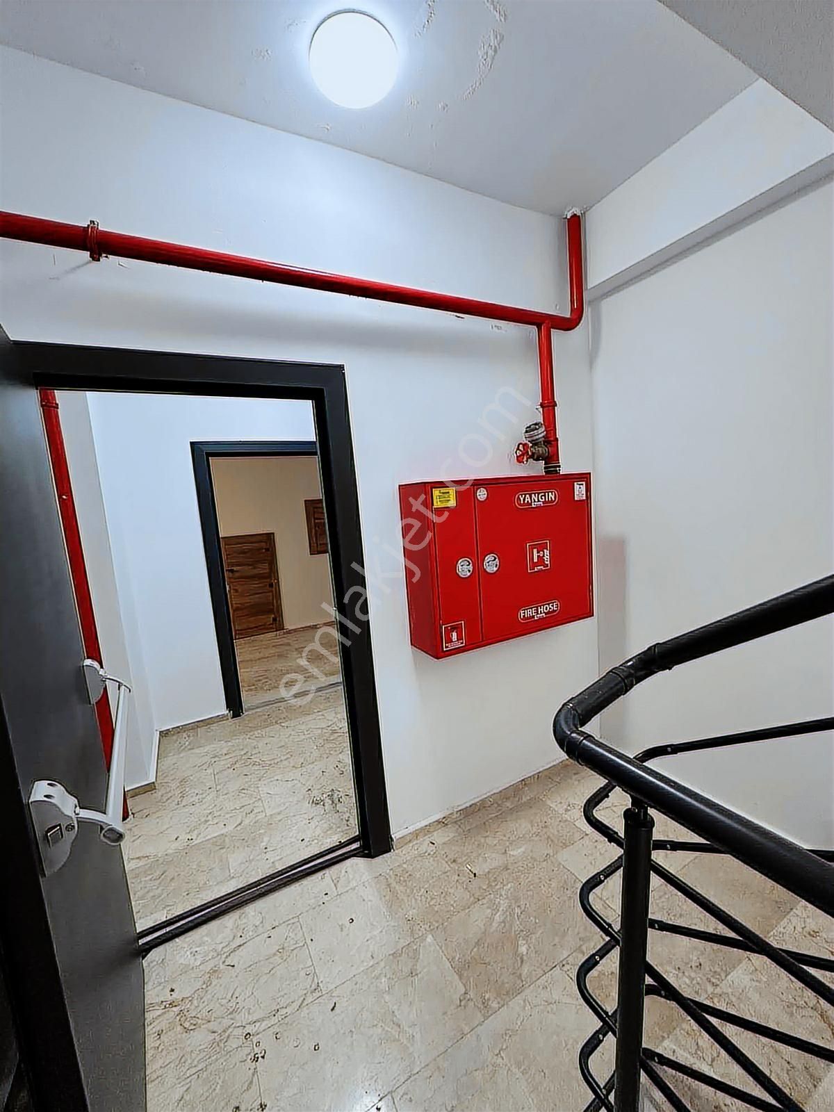 Alipaşa Mahallesinde 1+1 Satılık Home Ofis İşyeri - Görsel 12