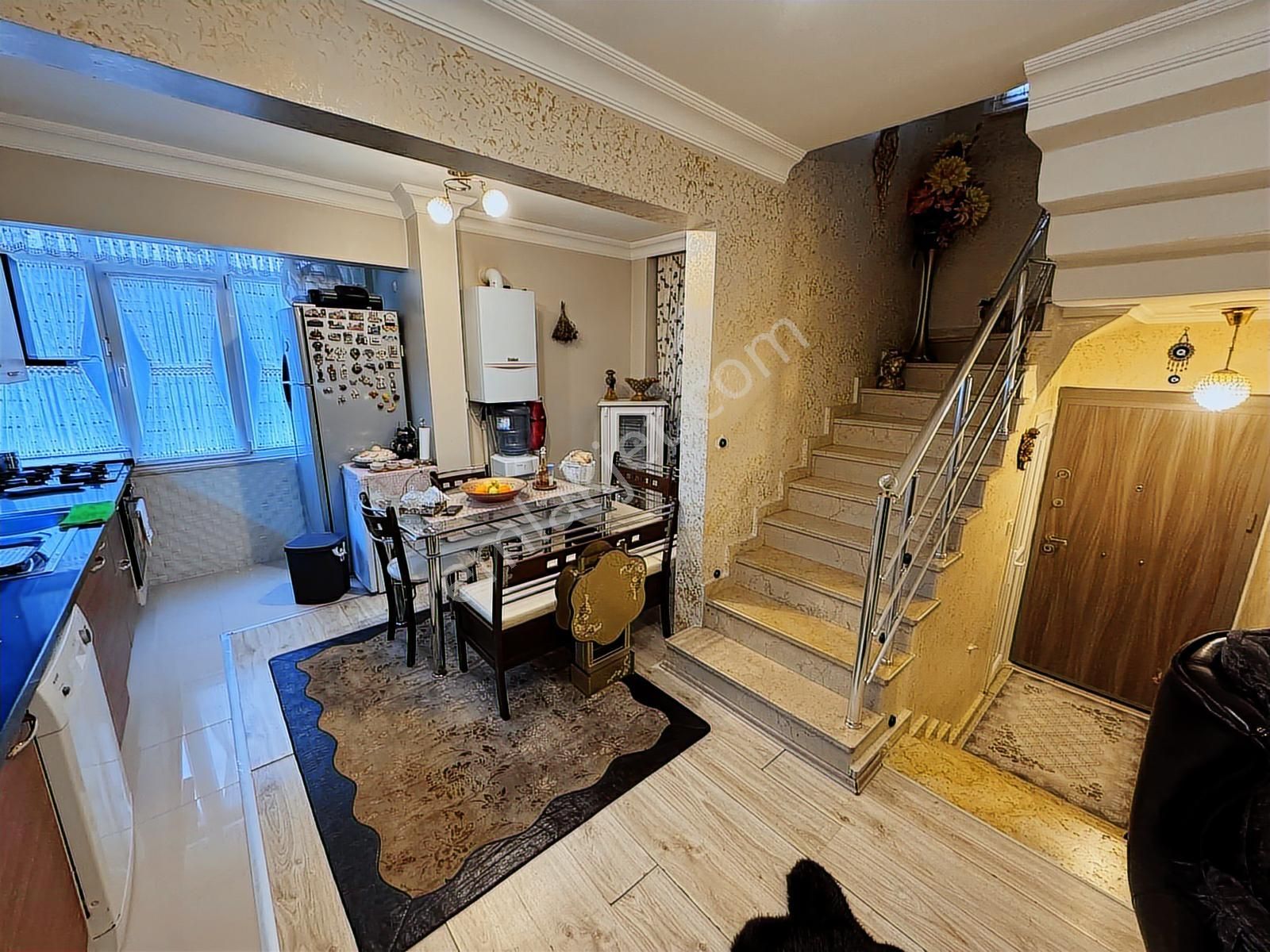 Silivri Cumhuriyet Mah. Site İçi Bakımlı Satılık Triplex Villa - Görsel 9