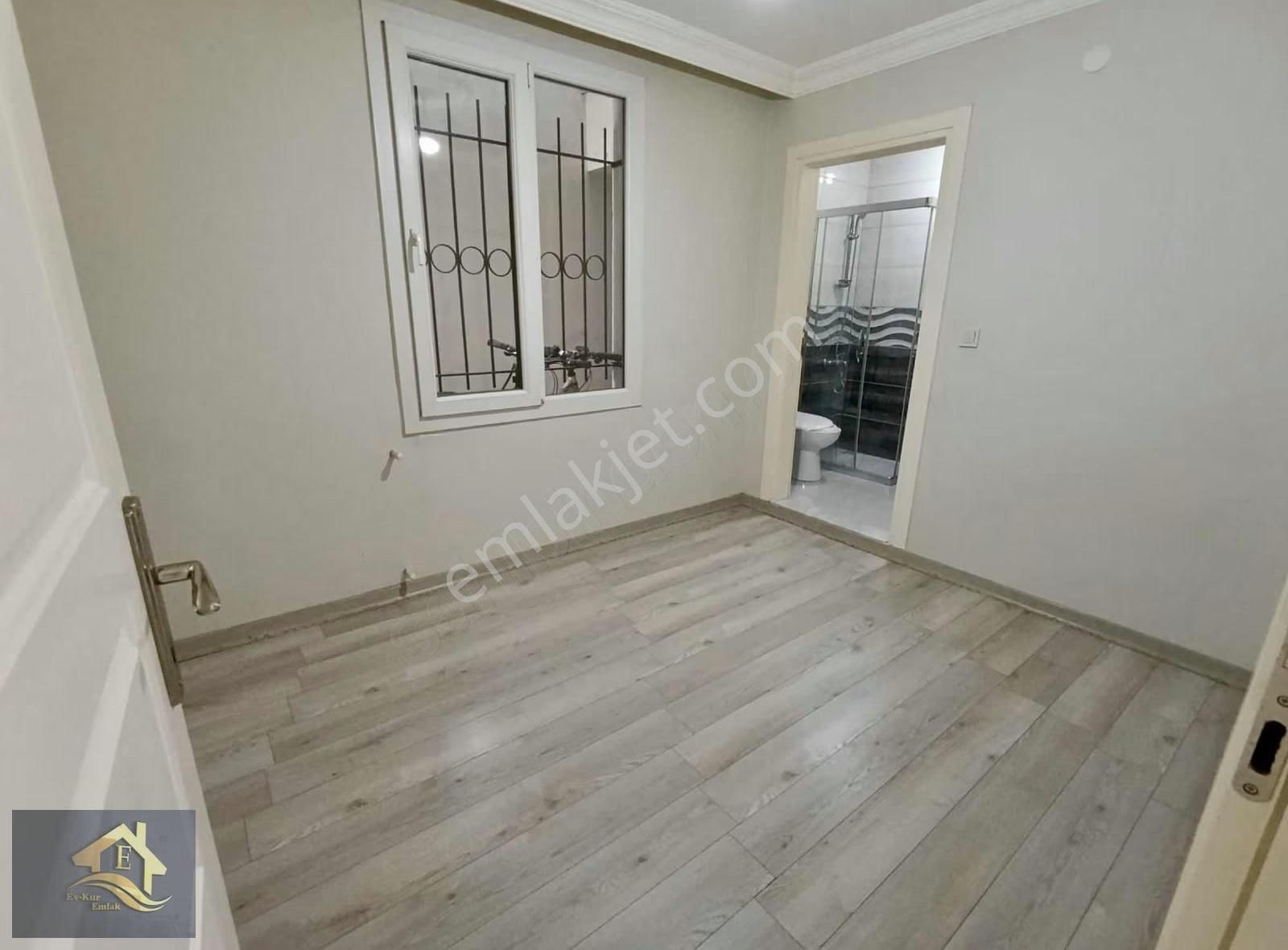 Kuşadası Davutlar'da Geniş Teras Balkonlu Satılık 2+1 Daire - Görsel 2