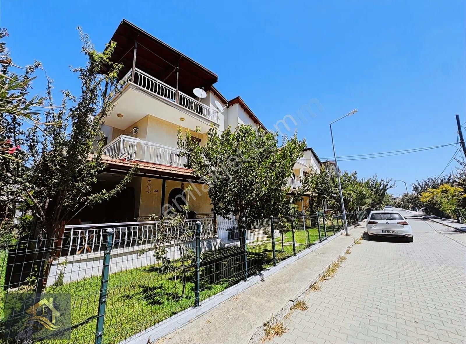 Kuşadası Davutlar'da Plaja 80 Mt Satılık 4+1 Tripleks Yazlık - Görsel 6