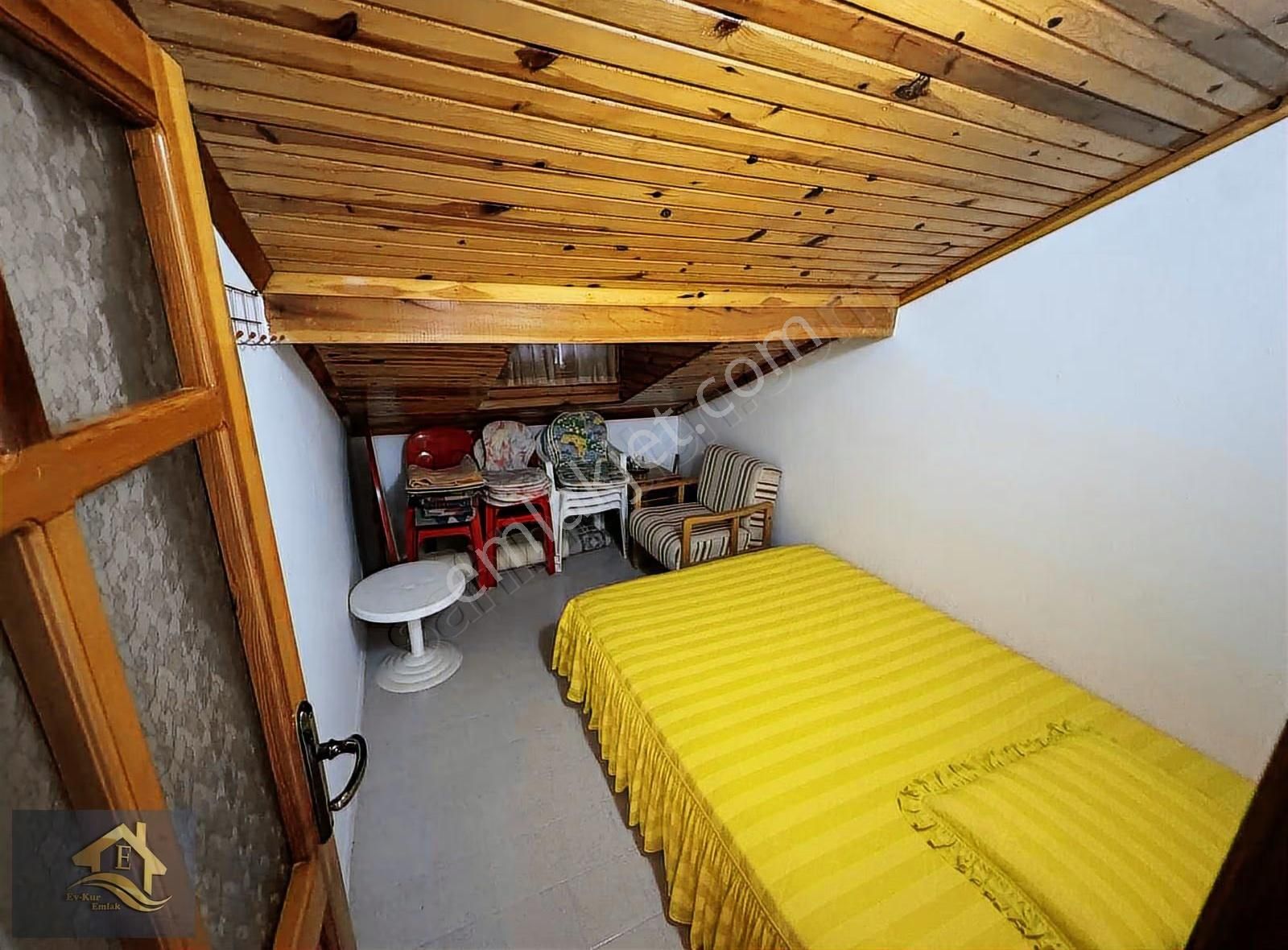 Kuşadası Davutlar'da Plaja 80 Mt Satılık 4+1 Tripleks Yazlık - Görsel 9