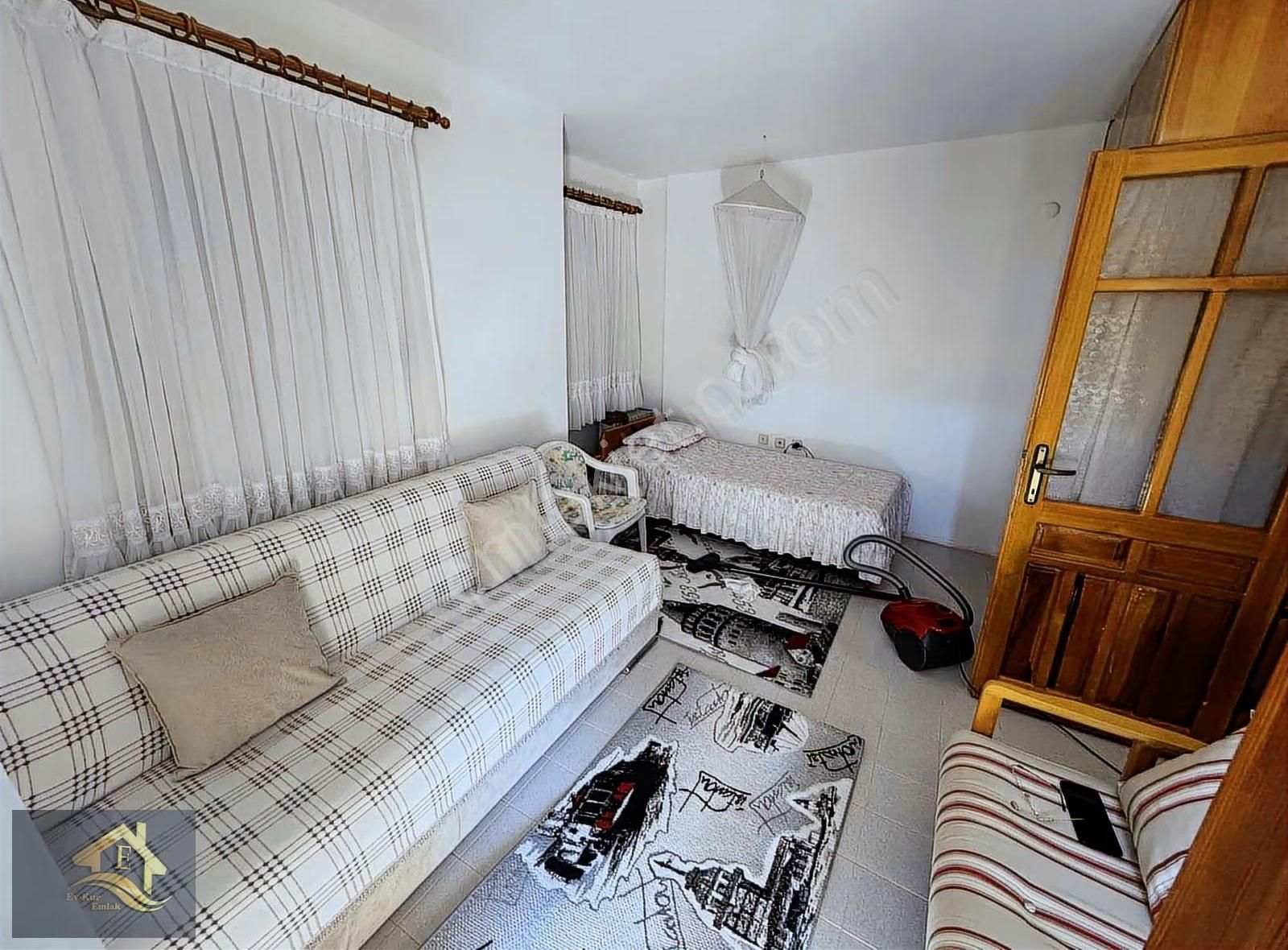 Kuşadası Davutlar'da Plaja 80 Mt Satılık 4+1 Tripleks Yazlık - Görsel 3