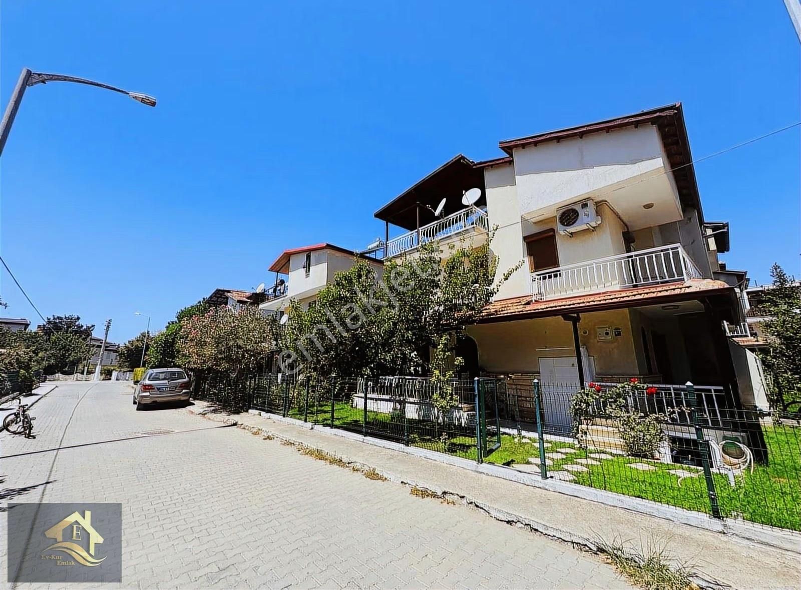 Kuşadası Davutlar'da Plaja 80 Mt Satılık 4+1 Tripleks Yazlık - Görsel 14