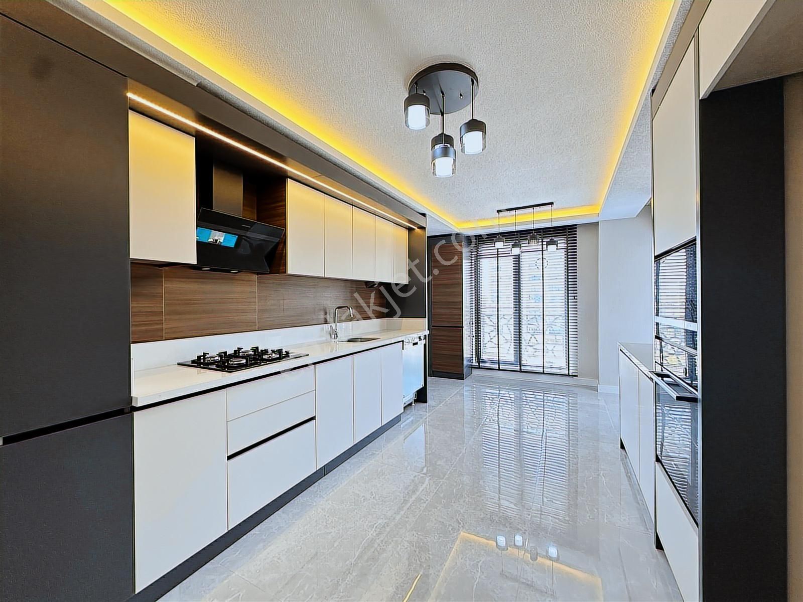 Göktaş'tan█bulvar Cepheli Kapalı Otoparklı Ultra Lüx 4+1 Daire