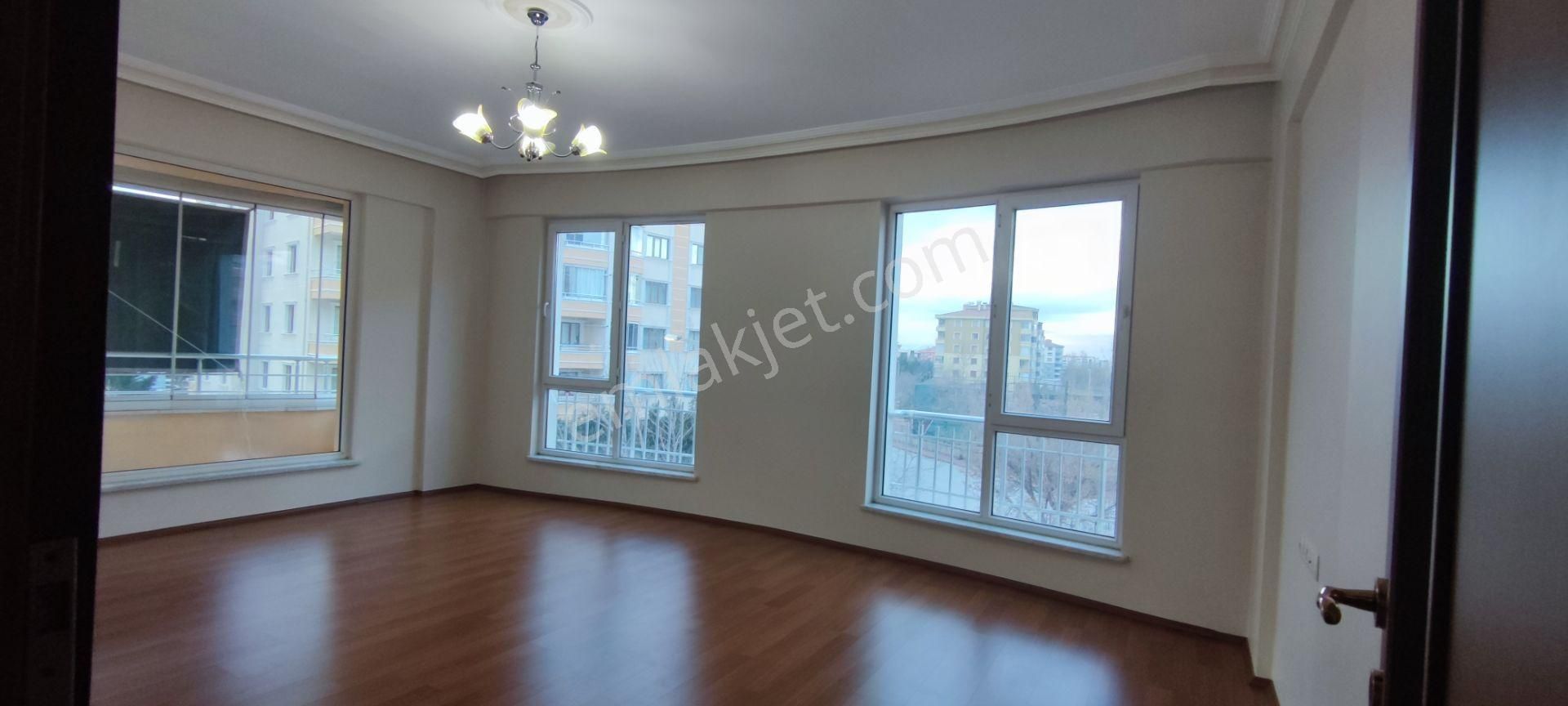 Karatay Üniversitesi Karşısı Akkonak Sit. 3+1 Geniş Ara Kat Güvenlikli Kiralık Daire - Görsel 32