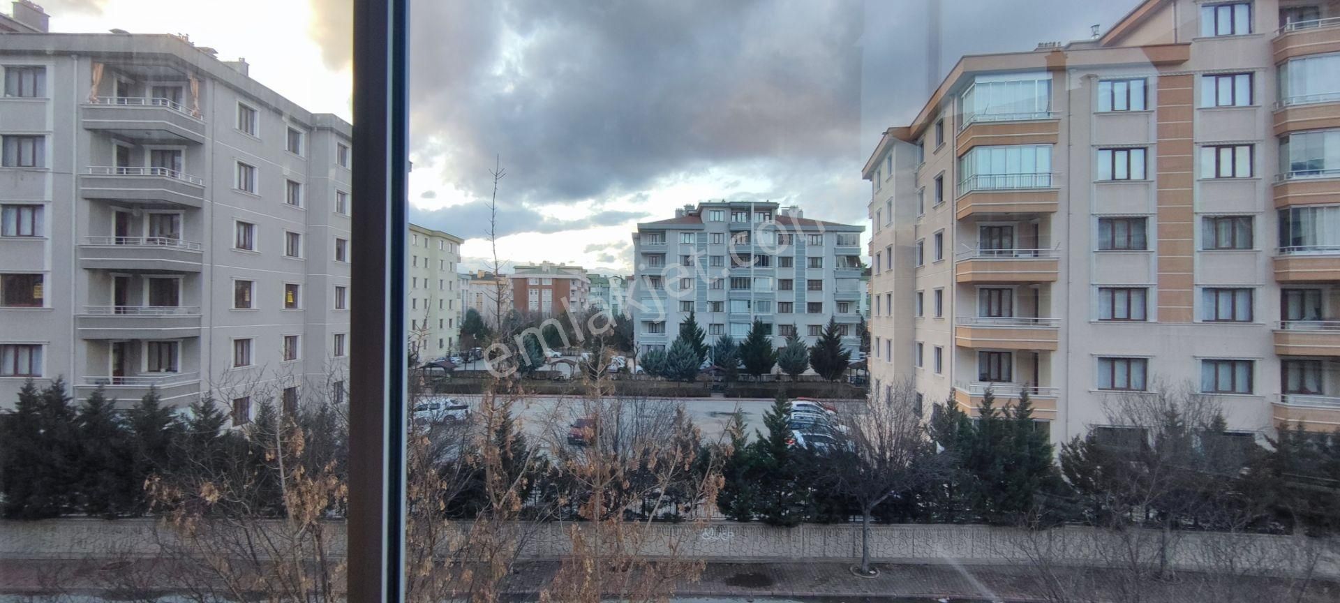 Karatay Üniversitesi Karşısı Akkonak Sit. 3+1 Geniş Ara Kat Güvenlikli Kiralık Daire - Görsel 24