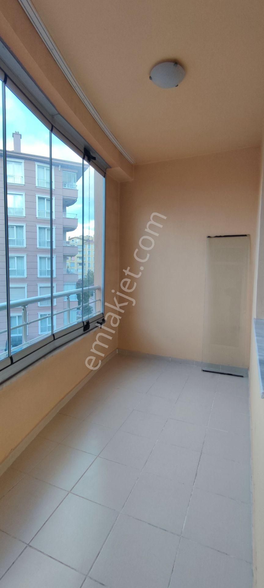 Karatay Üniversitesi Karşısı Akkonak Sit. 3+1 Geniş Ara Kat Güvenlikli Kiralık Daire - Görsel 16