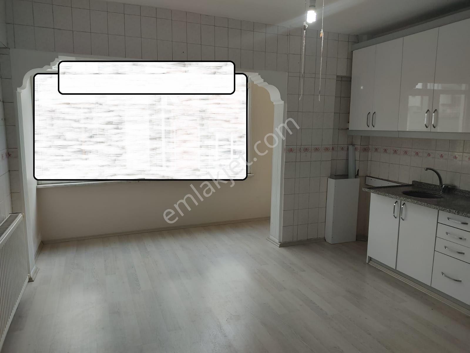 Ender Uysal Gayrimenkulden Satılık Fesleğen De 3+1 Balkonlu Çok Geniş Daire... - Görsel 3