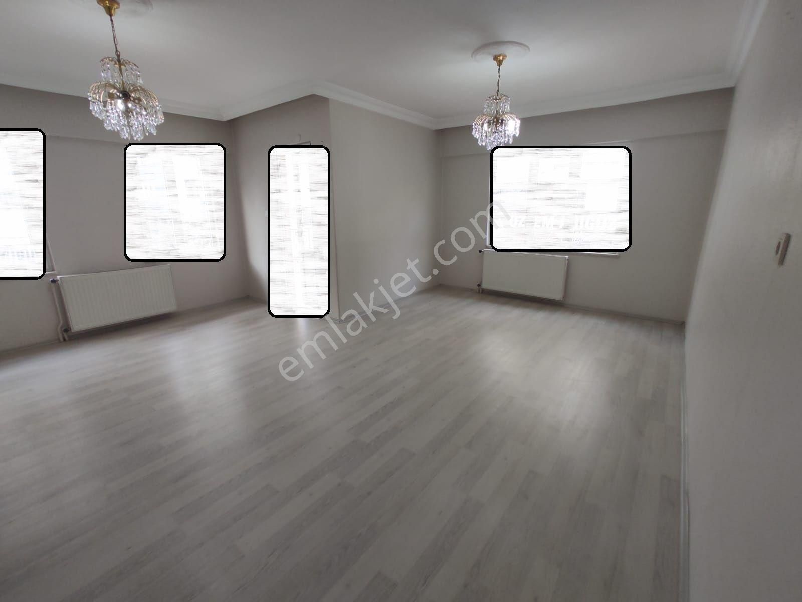 Ender Uysal Gayrimenkulden Satılık Fesleğen De 3+1 Balkonlu Çok Geniş Daire... - Görsel 9