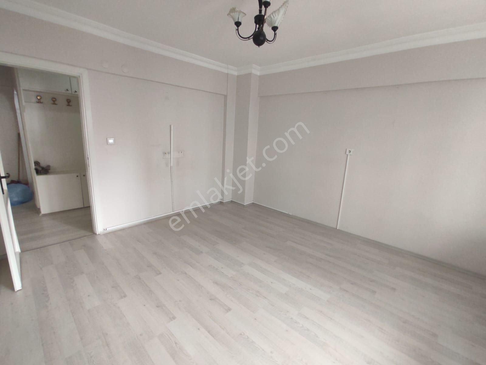 Ender Uysal Gayrimenkulden Satılık Fesleğen De 3+1 Balkonlu Çok Geniş Daire... - Görsel 15