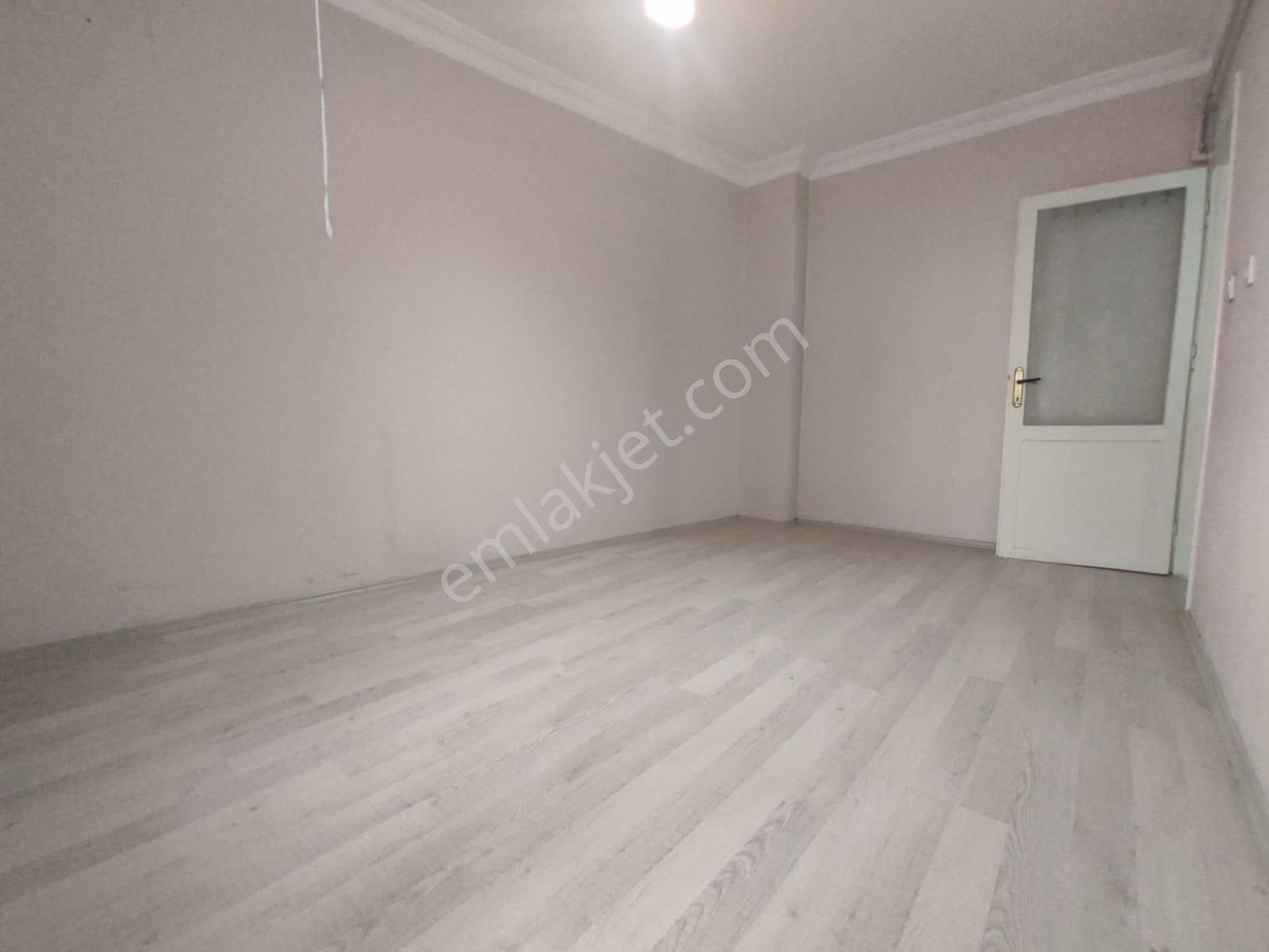 Ender Uysal Gayrimenkulden Satılık Fesleğen De 3+1 Balkonlu Çok Geniş Daire... - Görsel 23