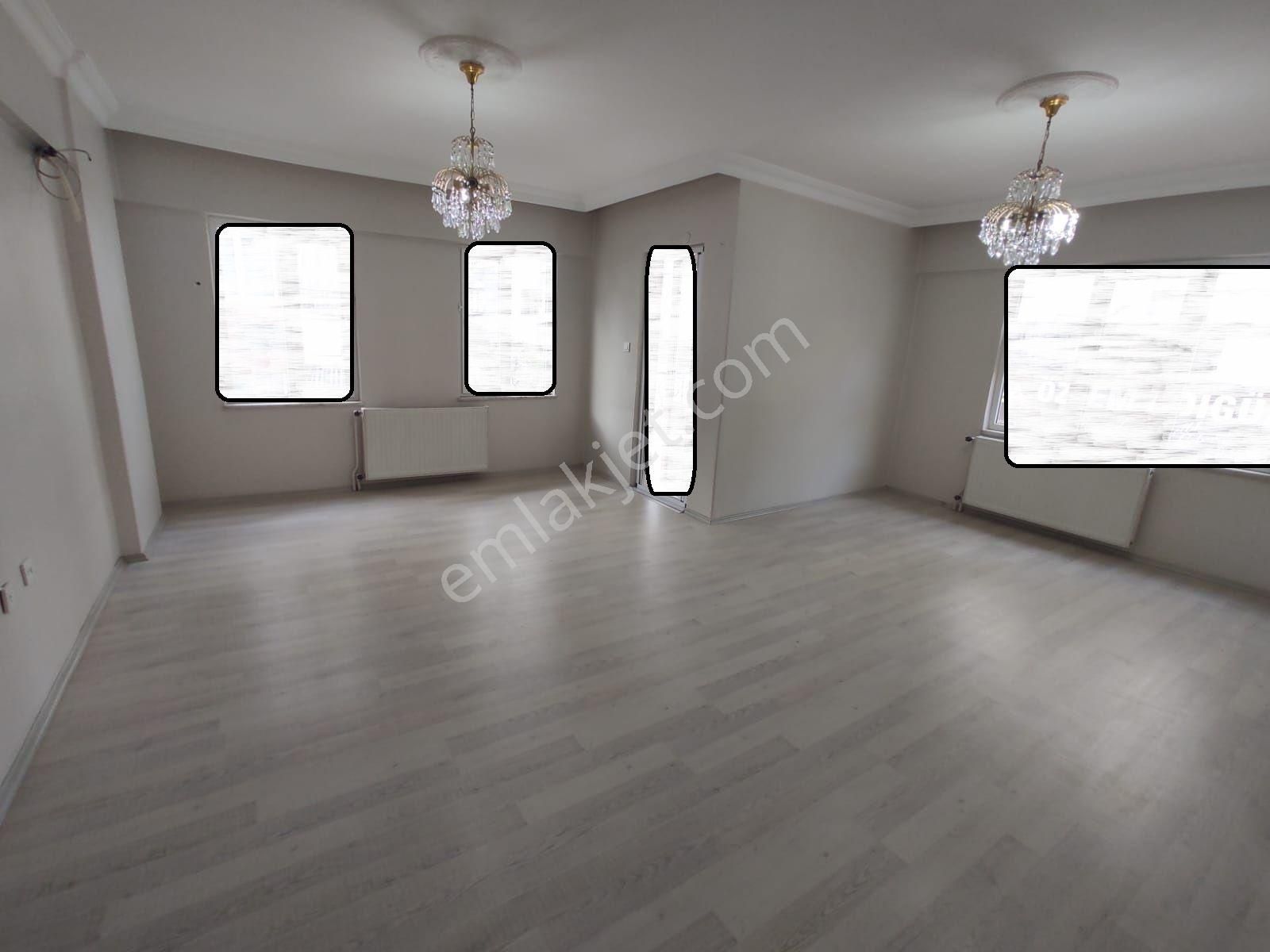 Ender Uysal Gayrimenkulden Satılık Fesleğen De 3+1 Balkonlu Çok Geniş Daire... - Görsel 12