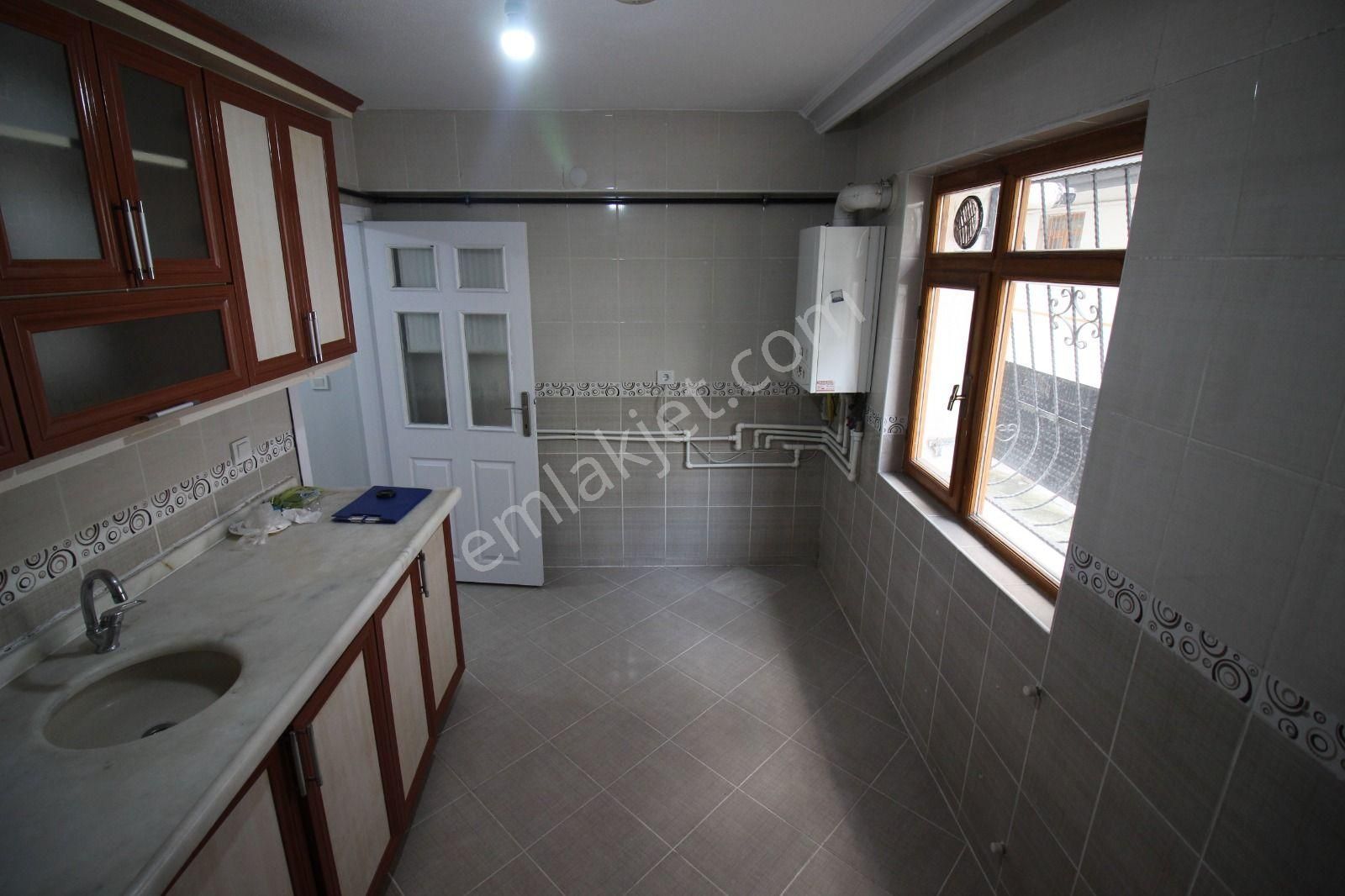 Etimesgut Piyade Mhde 2+1 Yapılı Bahçe Katı Merkezi Konumda Daire