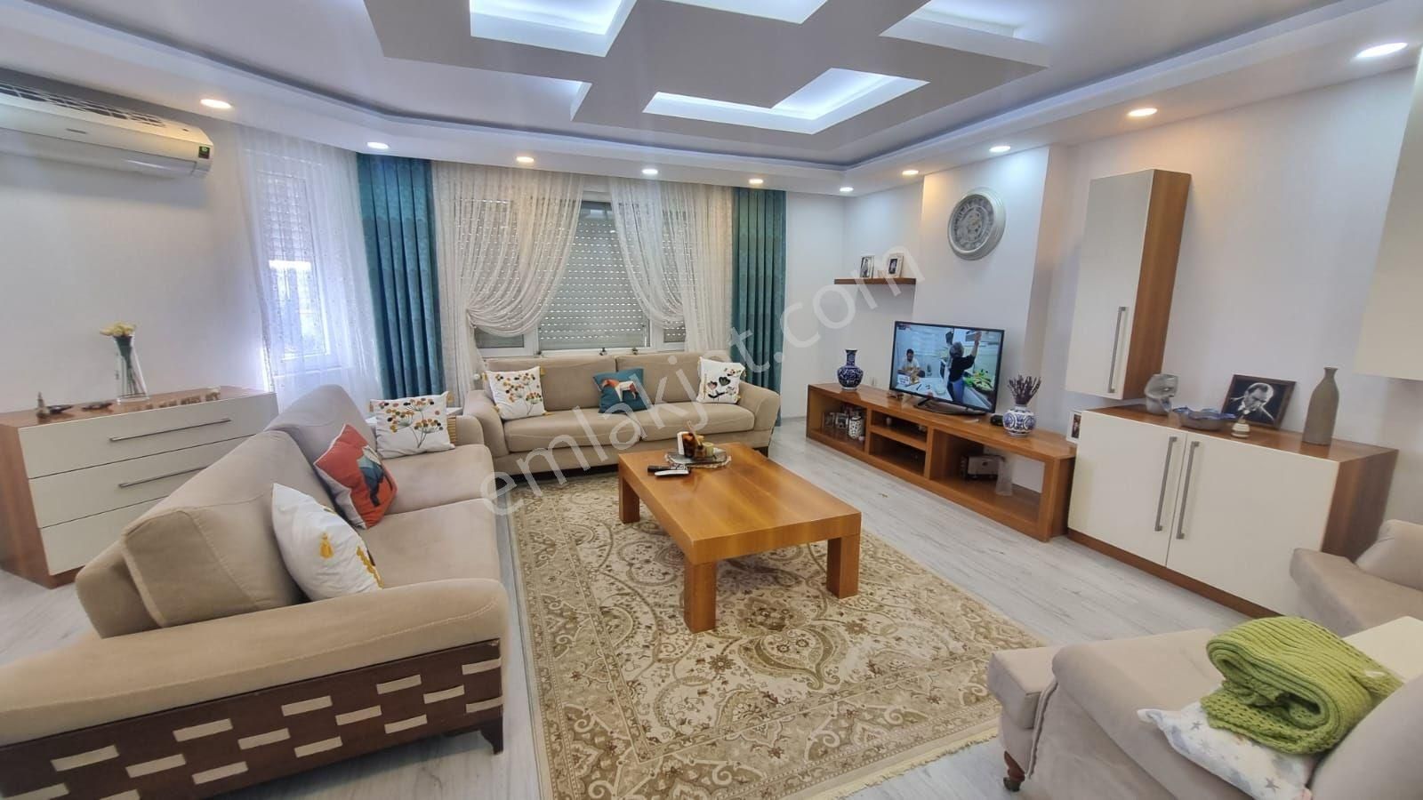 Konyaaltı Molla Yusuf'ta Satılık 3+1 Tadilatlı Daire