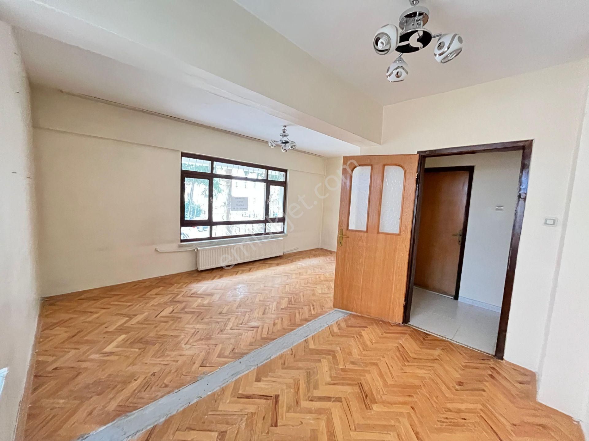 Kent'ten Bahçelerüstü Tren İstasyonu Yanı Merkezi Konum'da 2+1 Daire - Görsel 2