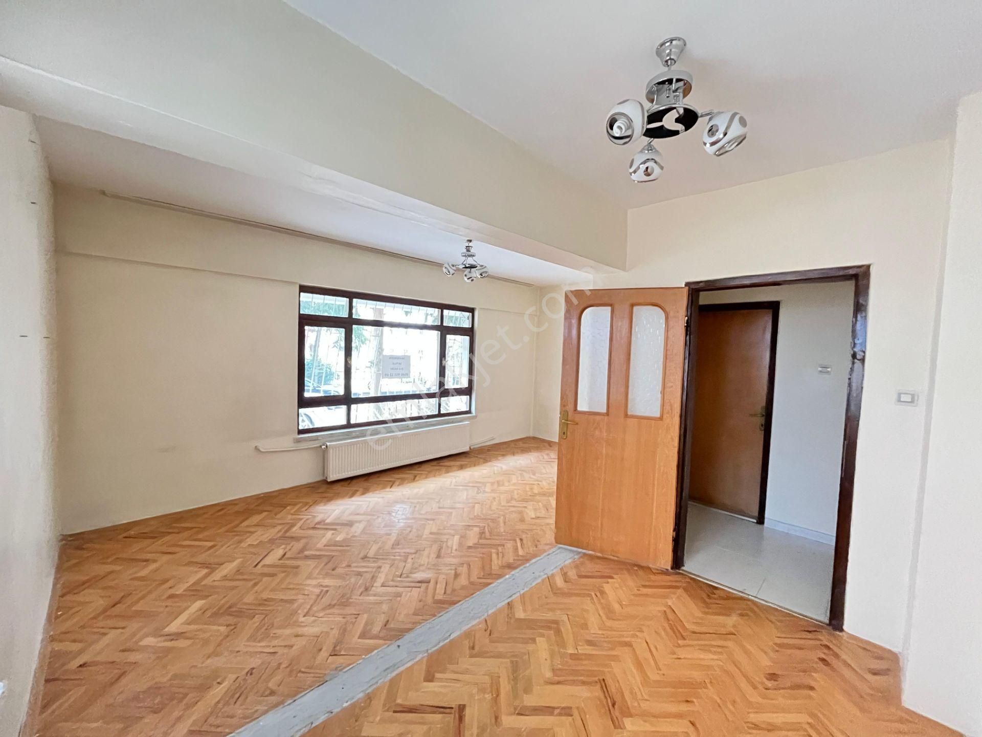 Kent'ten Bahçelerüstü Tren İstasyonu Yanı Merkezi Konum'da 2+1 Daire - Görsel 17