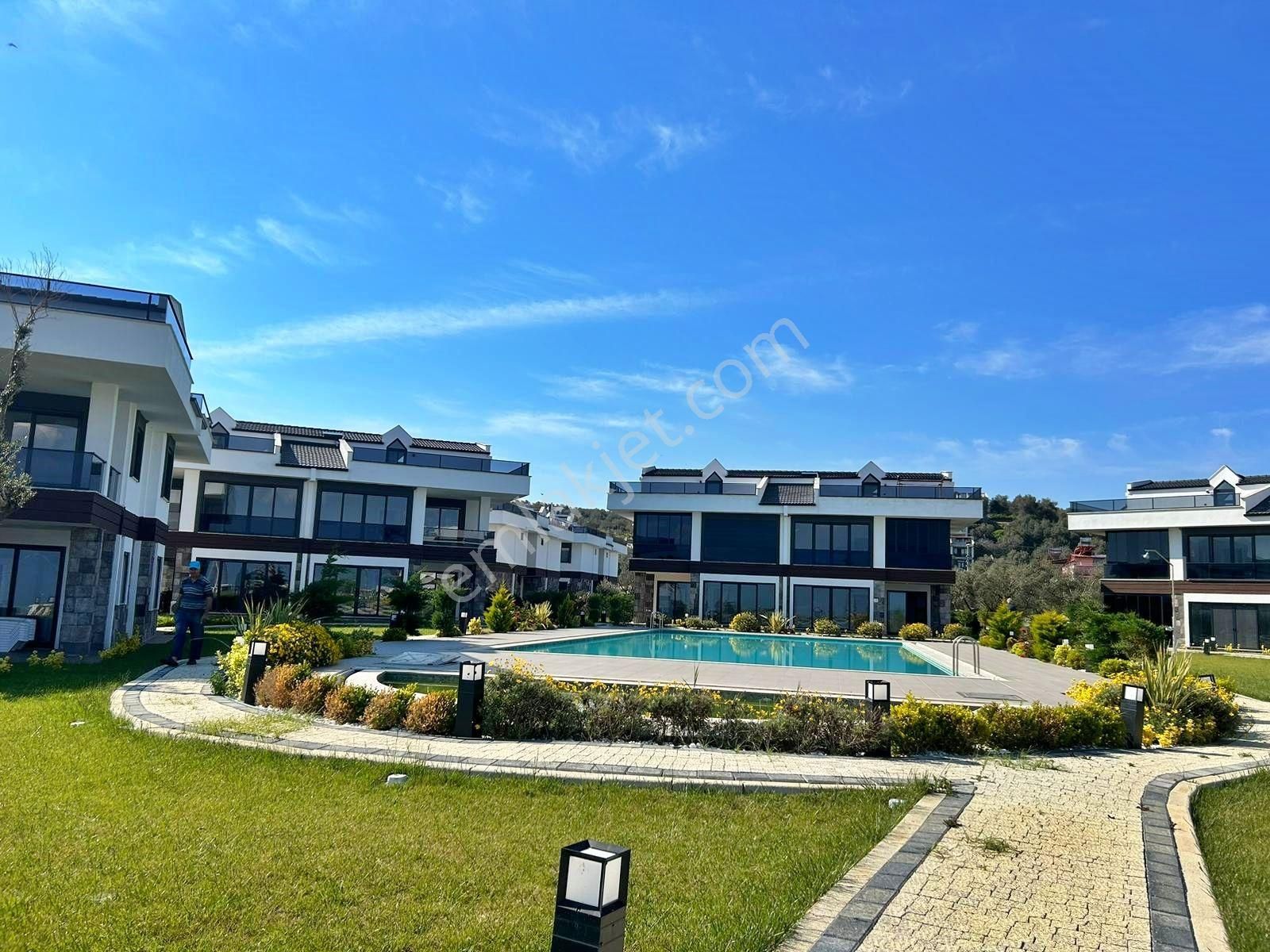 Uytundan Pelitköy'de Denize Sıfır Havuzlu Bahçeli 2+1 Lüks Daire - Görsel 33