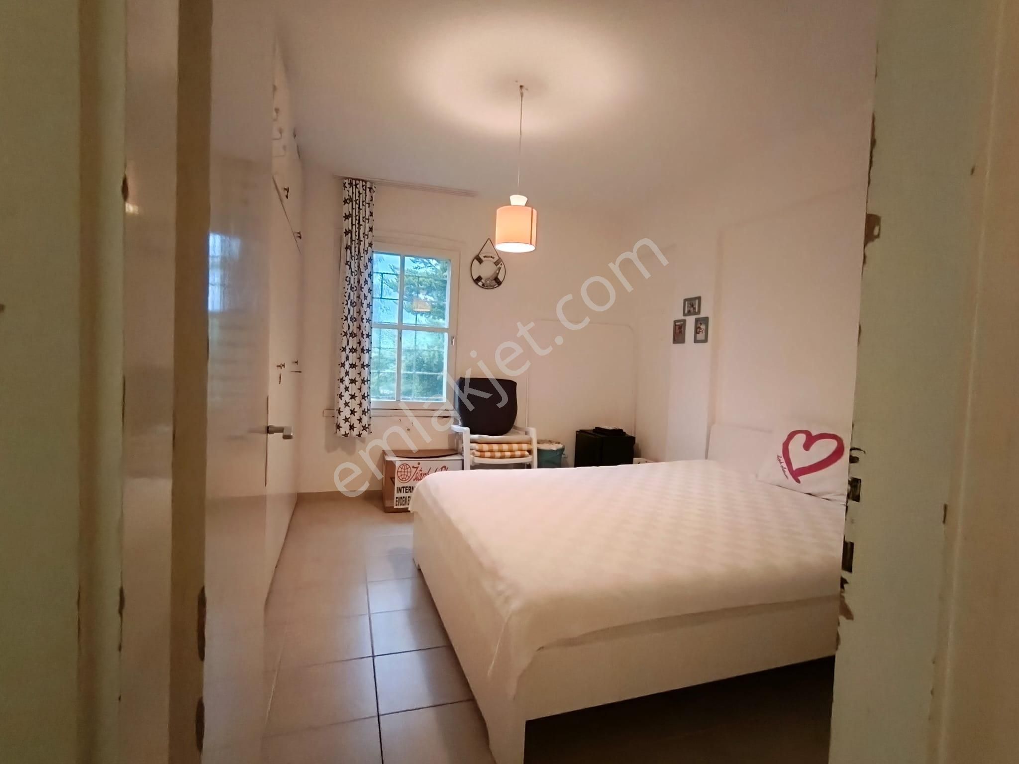 Çeşme Ilıca Plajı'na Yürüme Mesafesinde (600m),bahçeli 3+1 Villa - Görsel 15