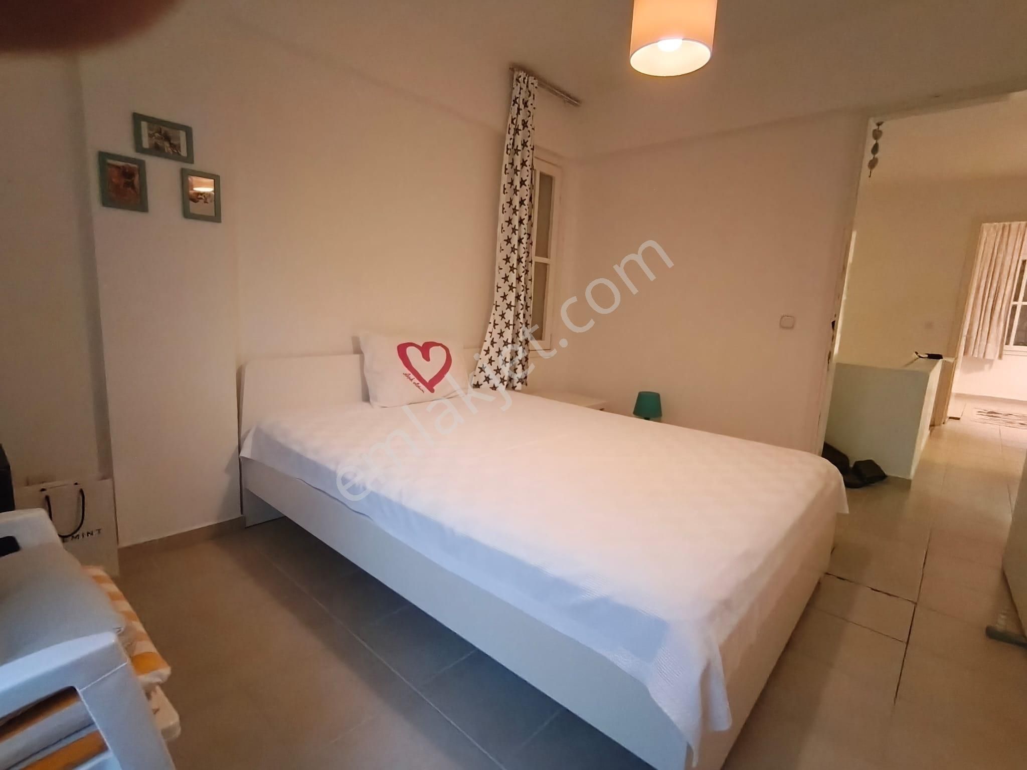 Çeşme Ilıca Plajı'na Yürüme Mesafesinde (600m),bahçeli 3+1 Villa - Görsel 10