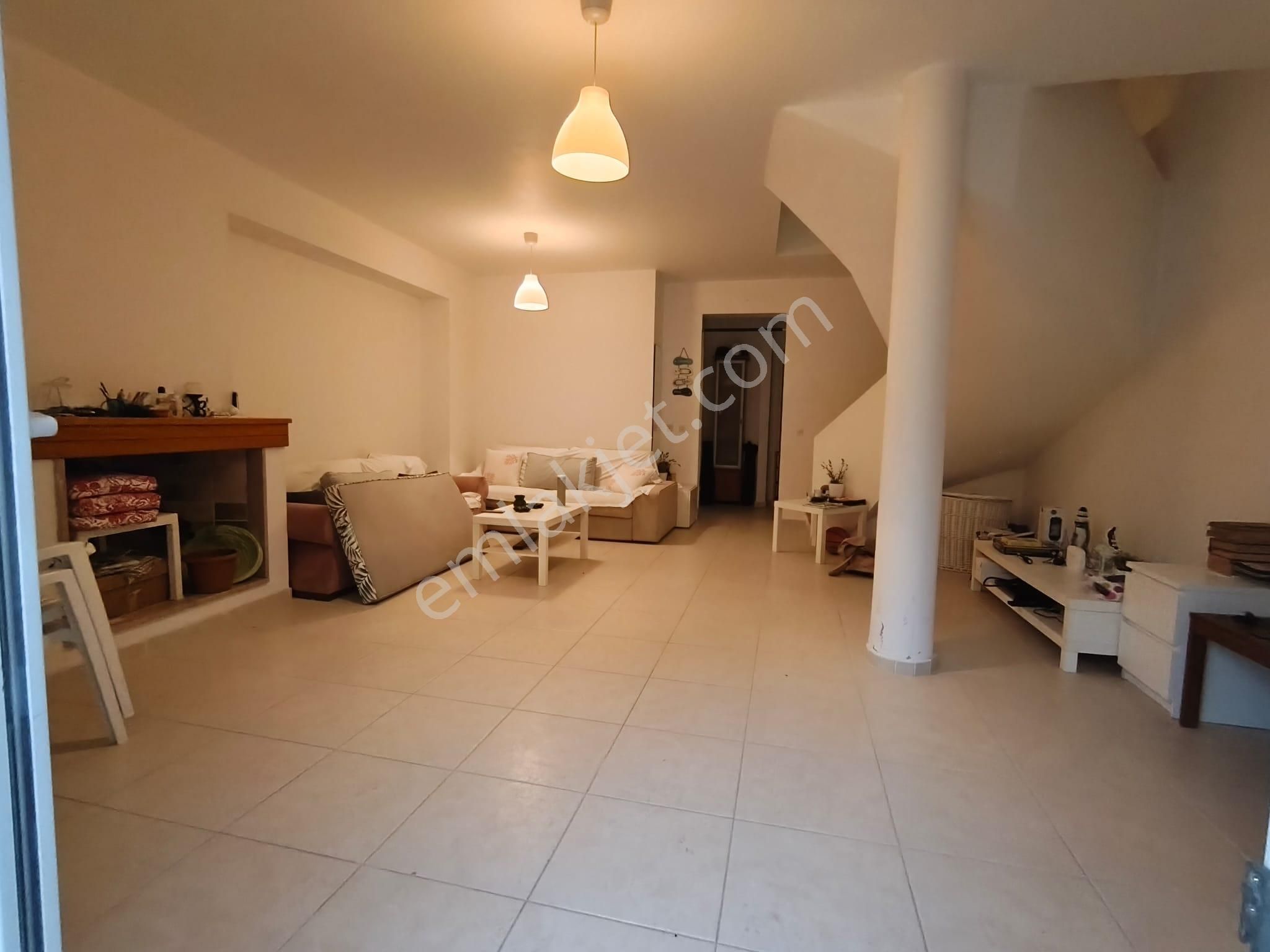 Çeşme Ilıca Plajı'na Yürüme Mesafesinde (600m),bahçeli 3+1 Villa - Görsel 6