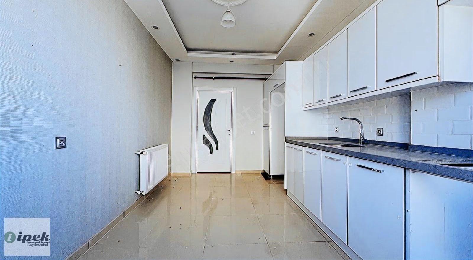 İpek Gayrimenkul - Doğukentte 4+1 Satılık Yüksek Kat - Görsel 2