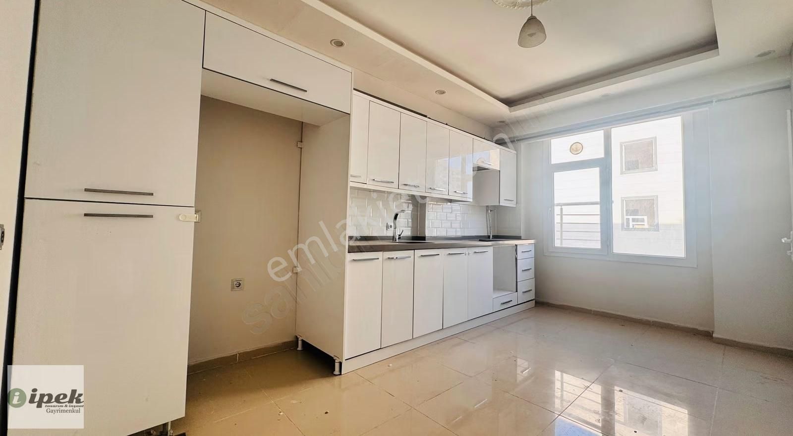 İpek Gayrimenkul - Doğukentte 4+1 Satılık Yüksek Kat - Görsel 3