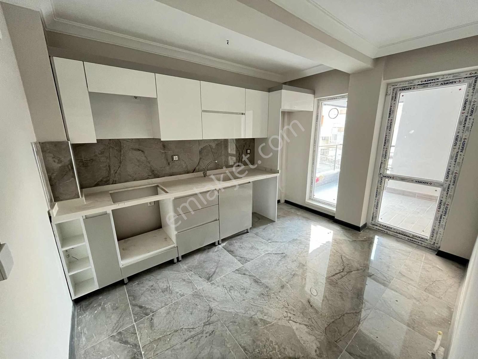 2.katta 3+1 110 M2 İskanlı Asansörlü Fırsat Sıfır Lüks Daire..