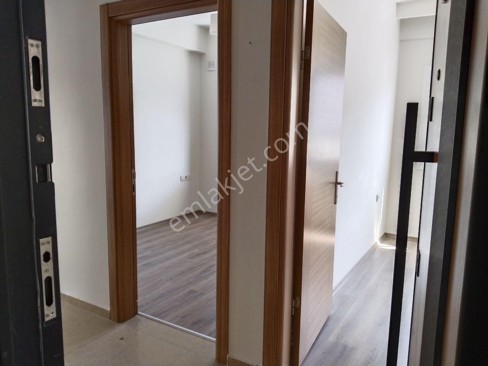 Kuşadası'nda Site İçinde Ara Kat 2+1 Satılık Daire - Görsel 2