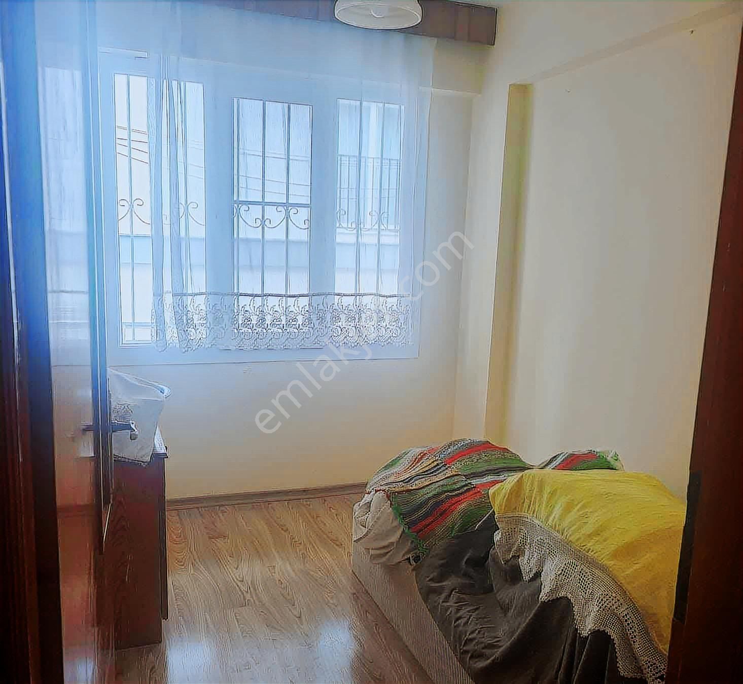 Kuşadası Tam Merkezde Ara Kat 2+1 Ferah Önü Açık Satılık Daire - Görsel 3