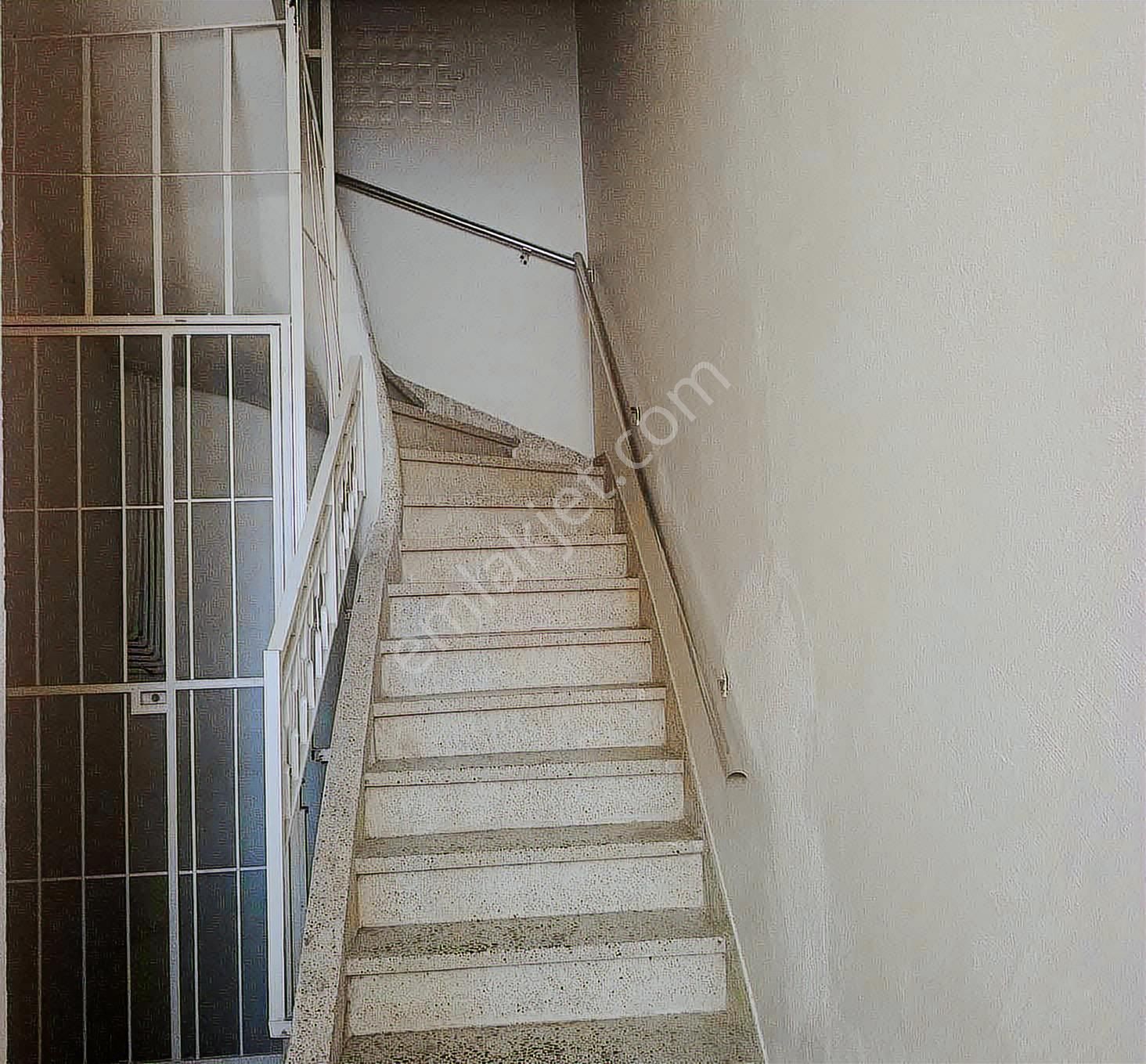 Kuşadası Tam Merkezde Ara Kat 2+1 Ferah Önü Açık Satılık Daire - Görsel 15