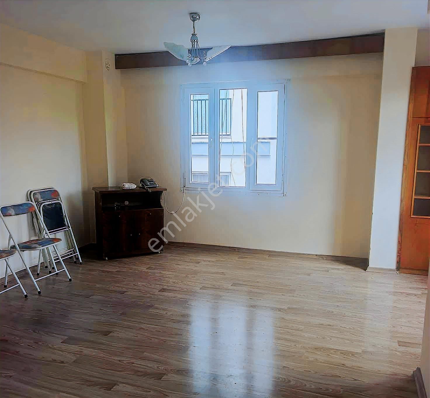 Kuşadası Tam Merkezde Ara Kat 2+1 Ferah Önü Açık Satılık Daire - Görsel 4