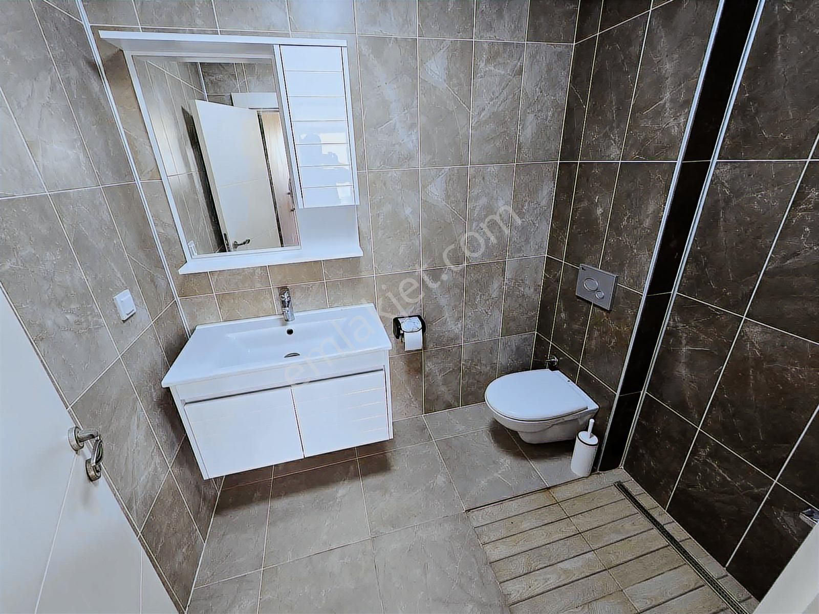 Kuşadası Merkezi Konumda Satılık Full Deniz Manzaralı Daire - Görsel 2