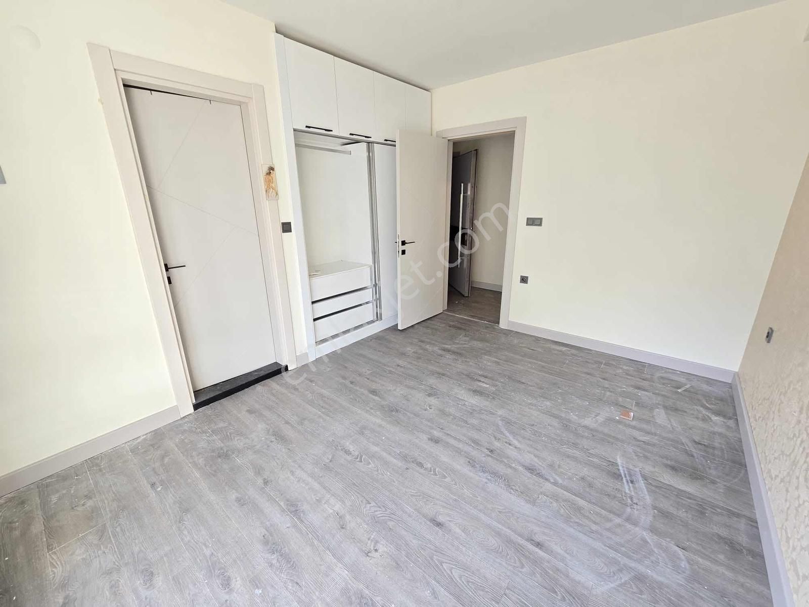 Kuşadası Merkezi Konumda Satılık Havuzlu Site İçerisinde Daire - Görsel 12