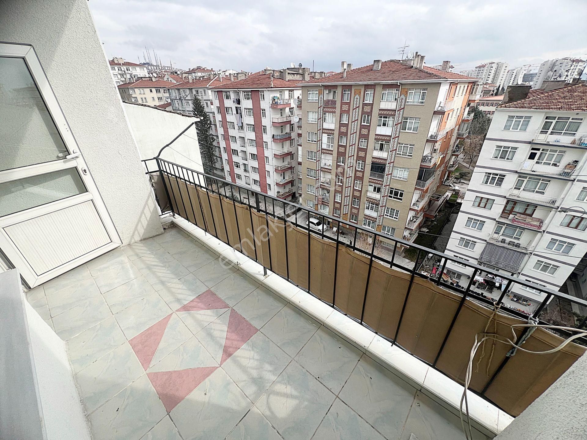 Demetgülde Metro Ve Bağdat Cadde Yakını 7.kat Asansörlü İskanlı - Görsel 21