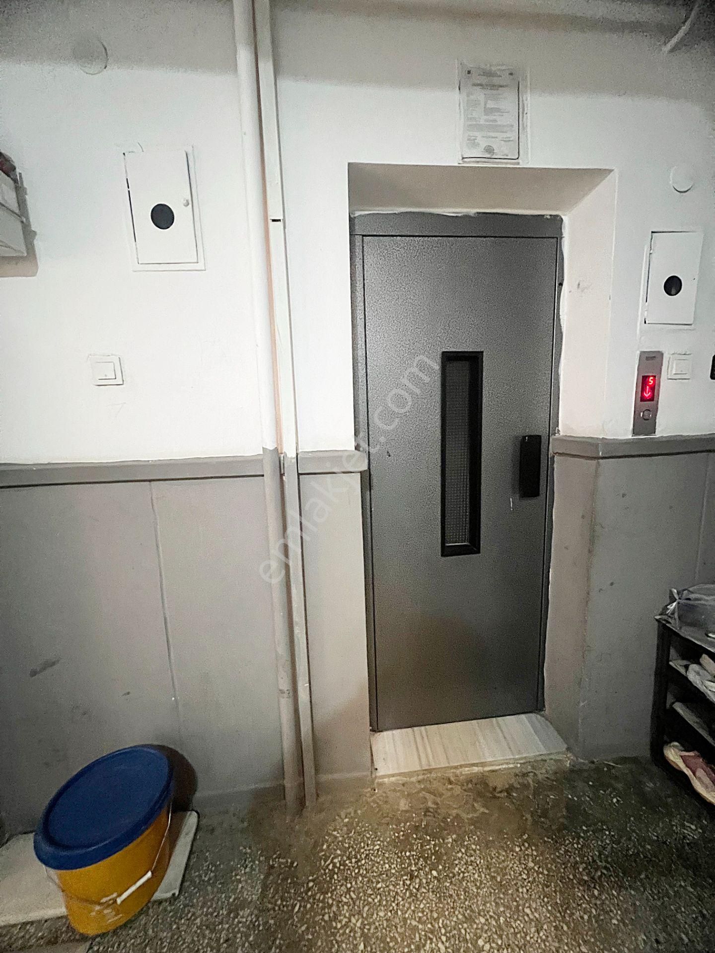 Demetgülde Metro Ve Bağdat Cadde Yakını 7.kat Asansörlü İskanlı - Görsel 32