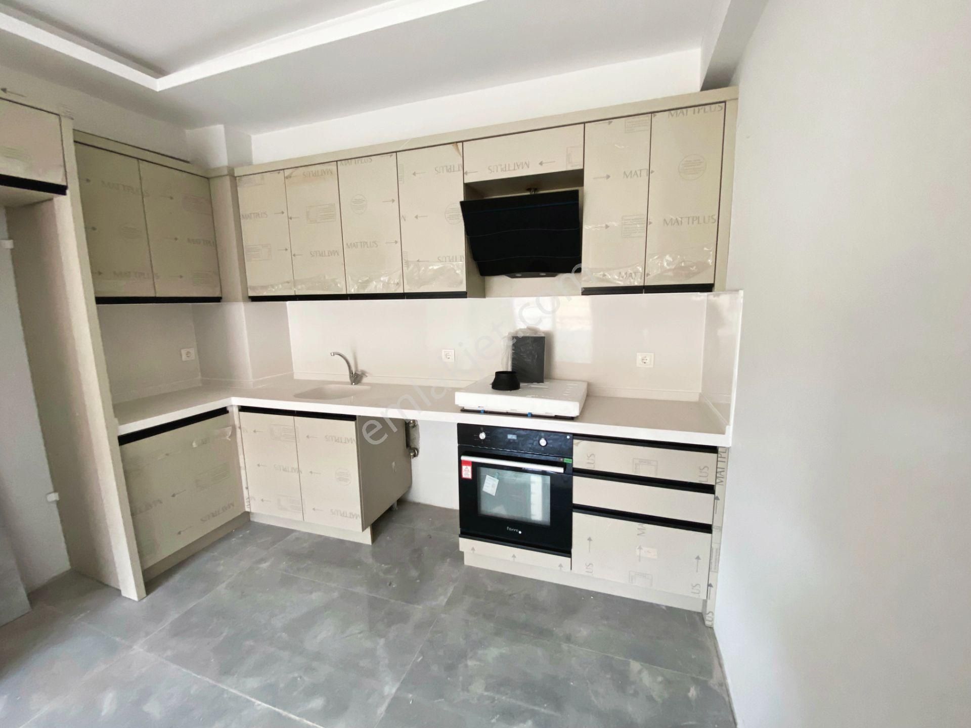 🔴🔴 Aktiften Tuzcumurat'ta Arakat Doğalgazlı Asansörlü Balkonlu Ortak Bahçe Kullanımlı 1+1 Daire