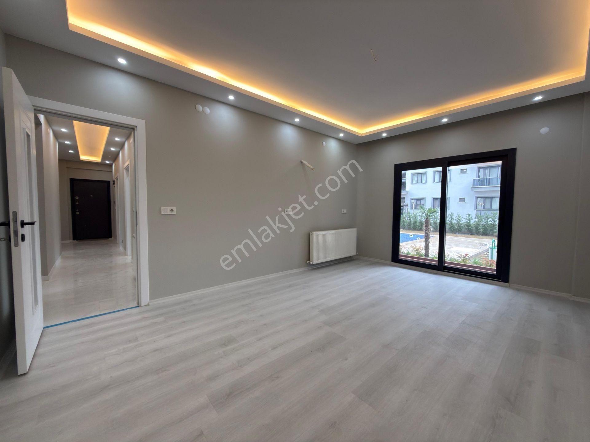Cengiz Topel Mahallesi Site İçi 4+1 160 M2 5 Katlının Zemin Katı Sıfır Full - Görsel 11