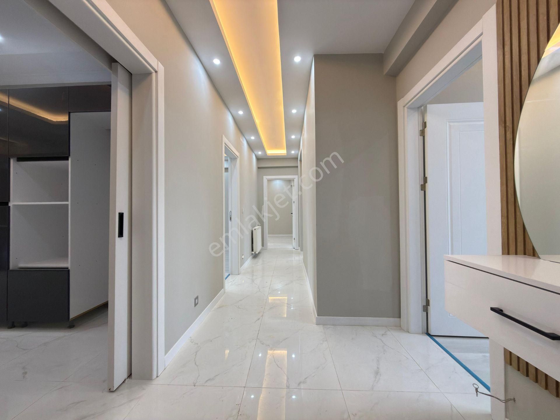 Cengiz Topel Mahallesi Site İçi 4+1 160 M2 5 Katlının Zemin Katı Sıfır Full - Görsel 9