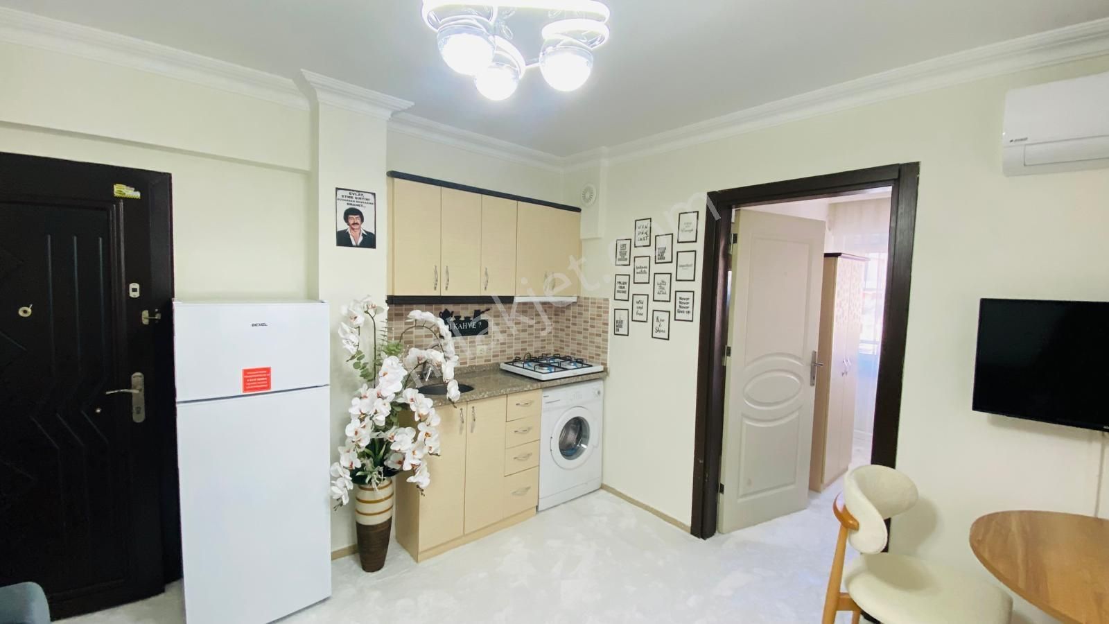 Arevtürk'den Zeytinköy'de Satılık 40 M2 1+1 Eşyalı Apartlar